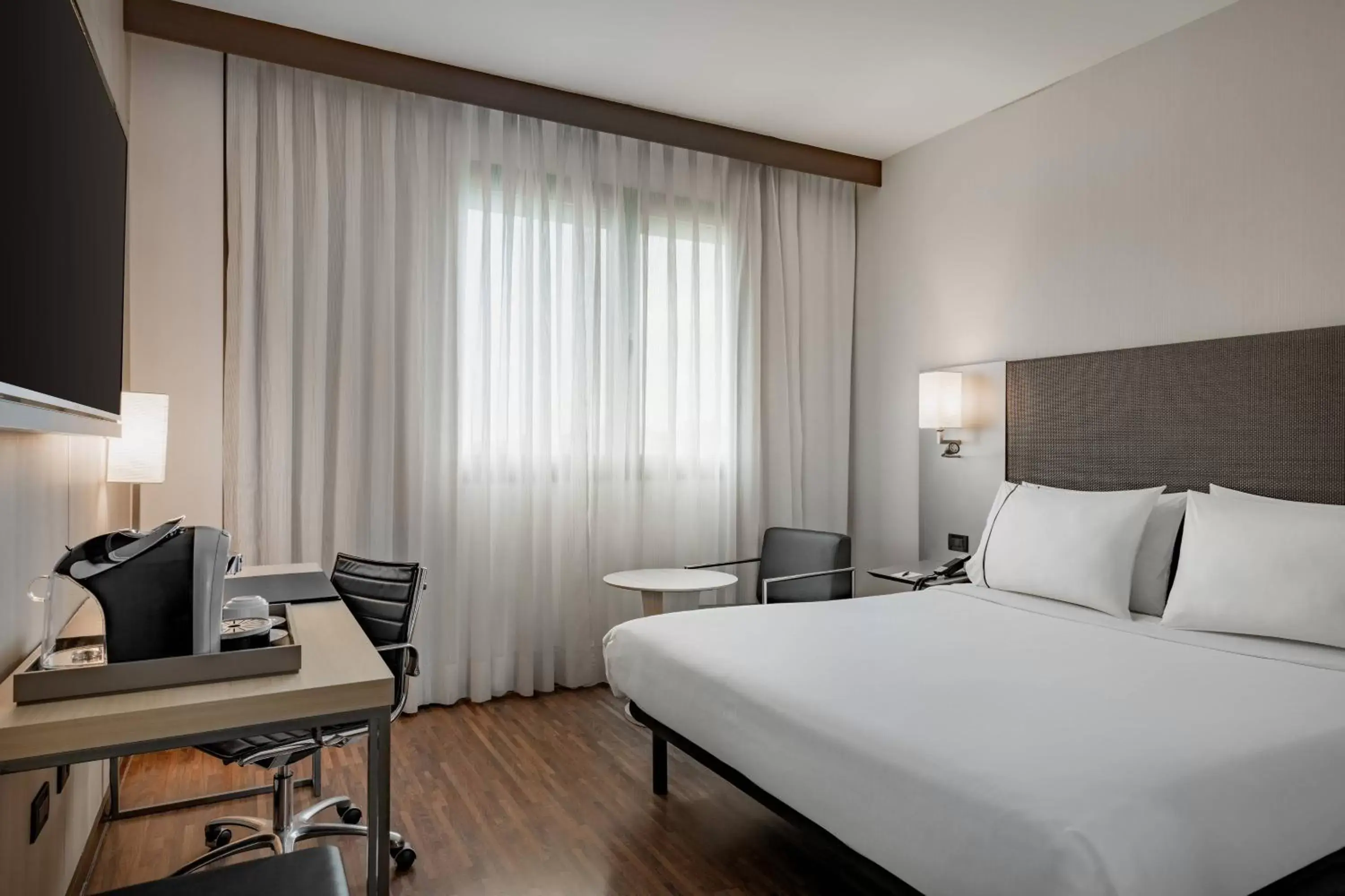 Photo of the whole room, Bed in AC Hotel Bologna by Marriott