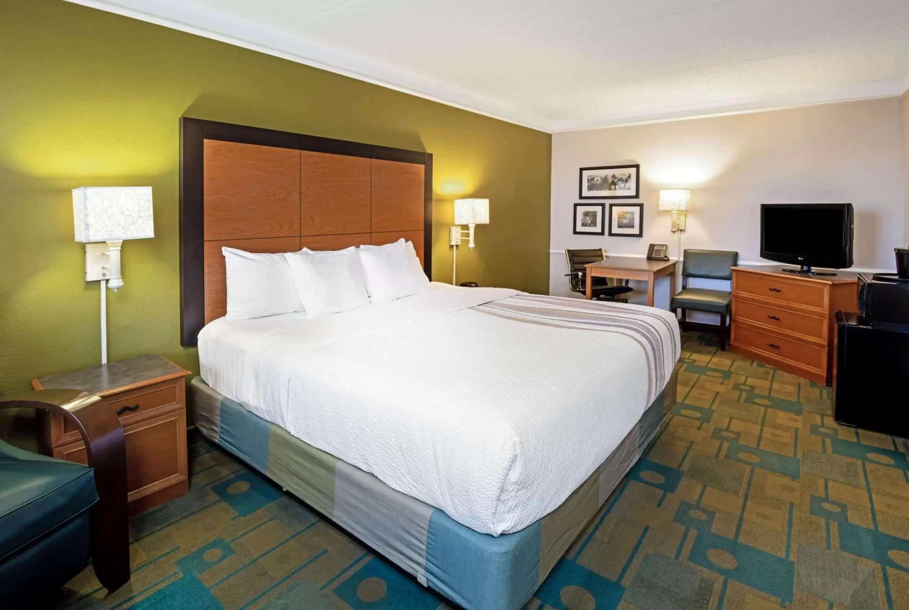 Photo of the whole room, Bed in La Quinta Inn by Wyndham Amarillo Mid-City