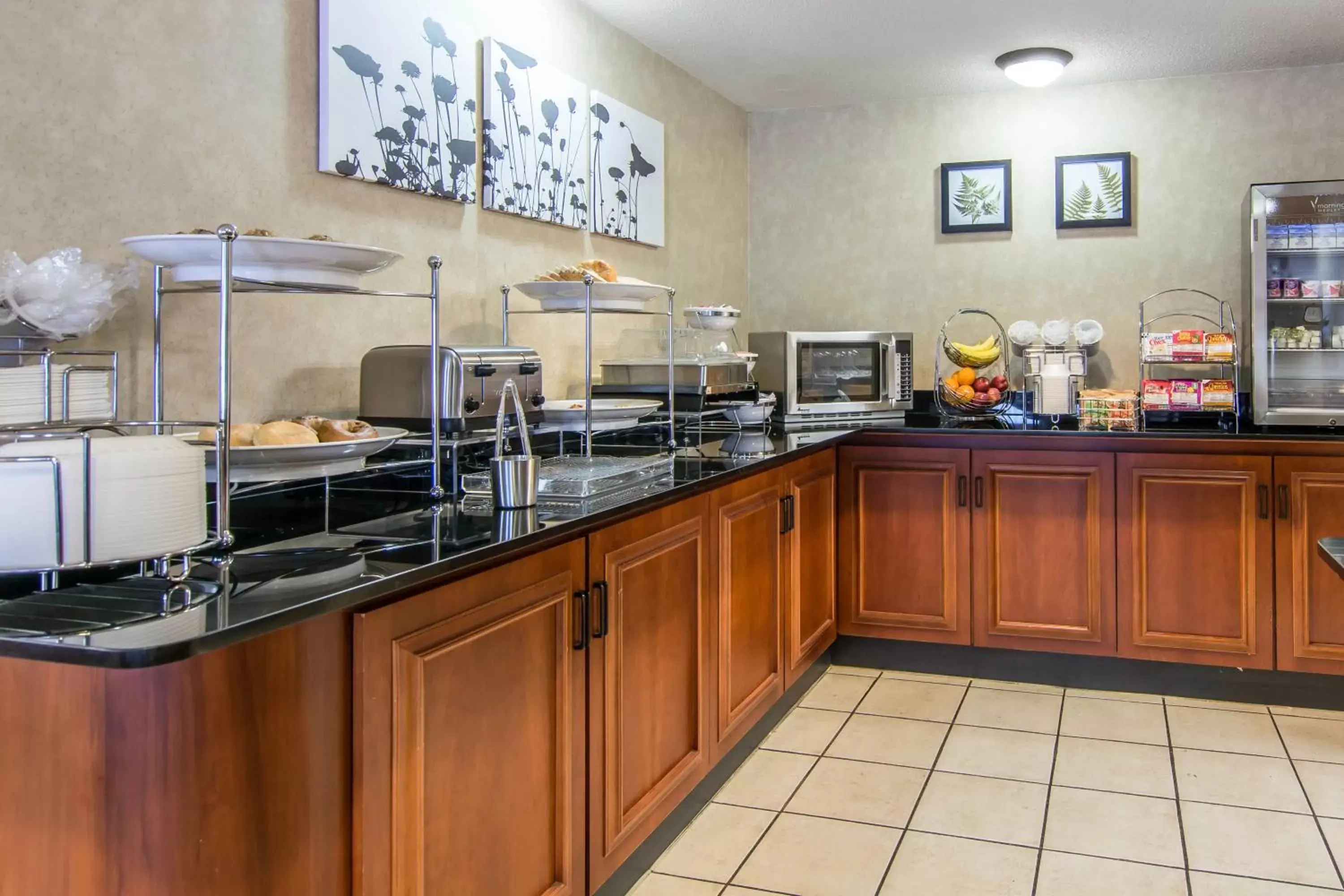 Coffee/tea facilities, Restaurant/Places to Eat in Sleep Inn Southpoint