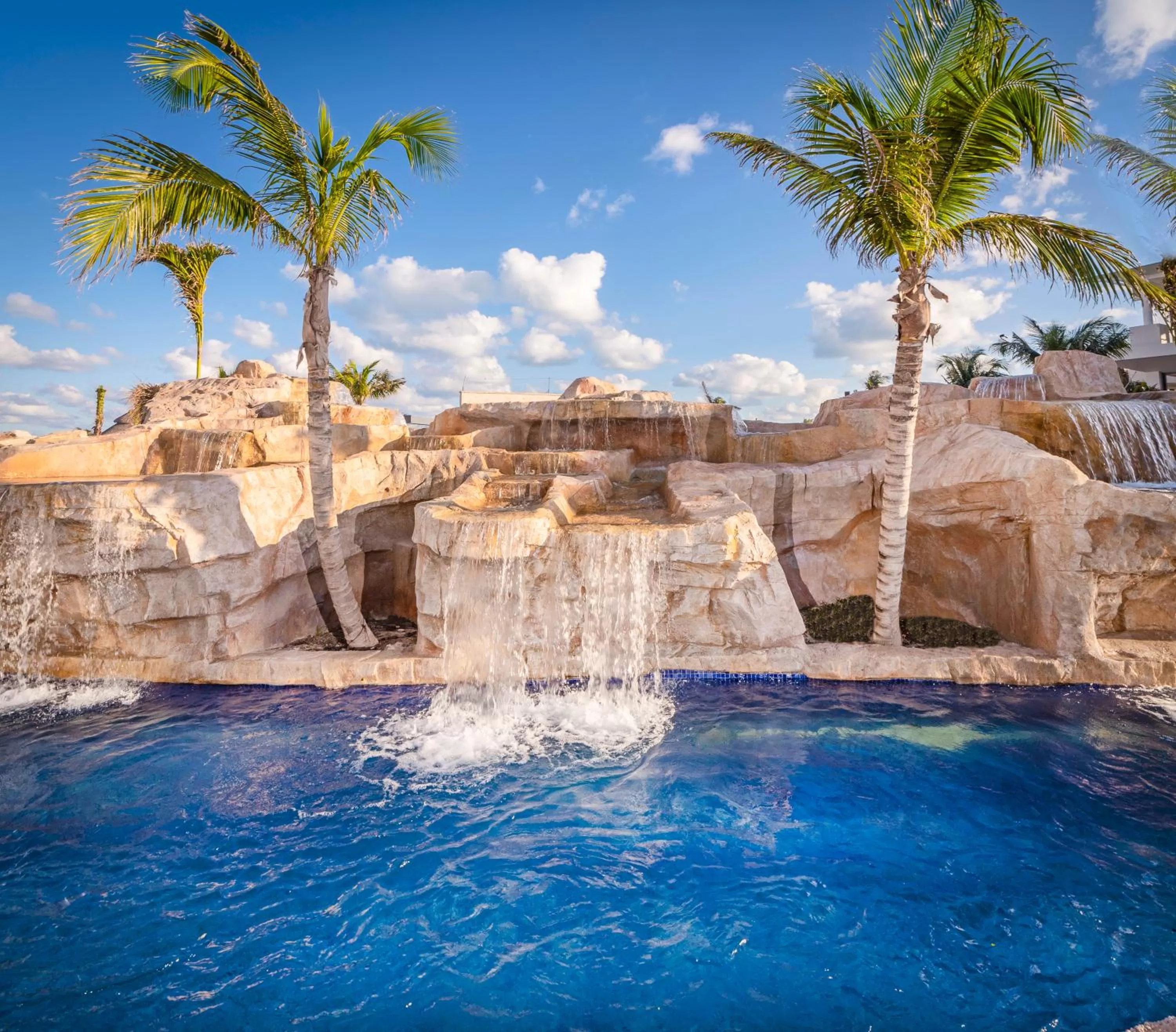 Swimming pool in Planet Hollywood Cancun by Royalton, An Autograph Collection All-Inclusive Resort