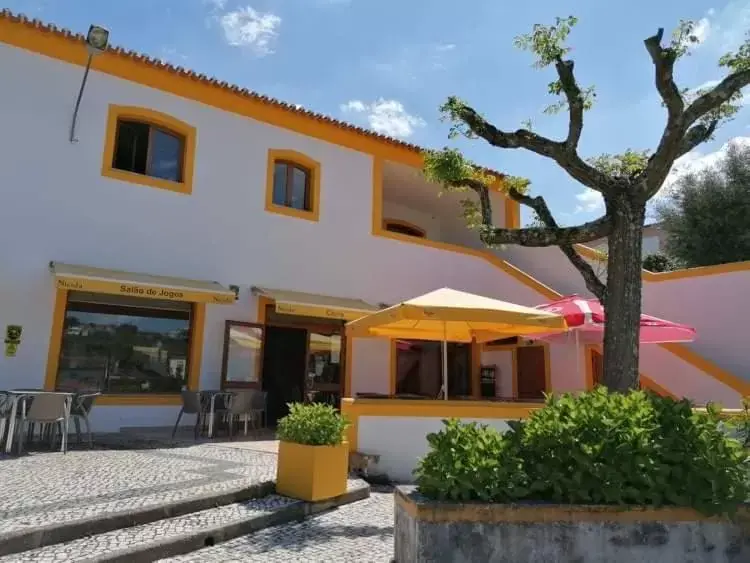Restaurant/places to eat, Property Building in Porto D'Abrigo - Alojamento Local