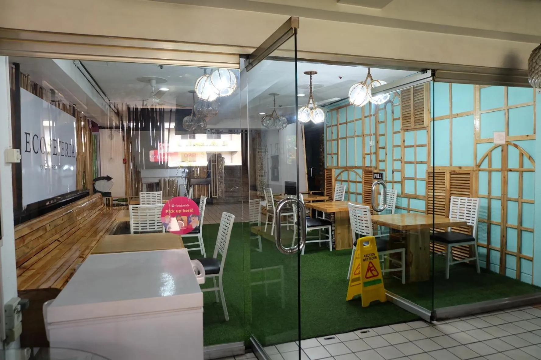 Restaurant/places to eat in Spaces Hotel Makati