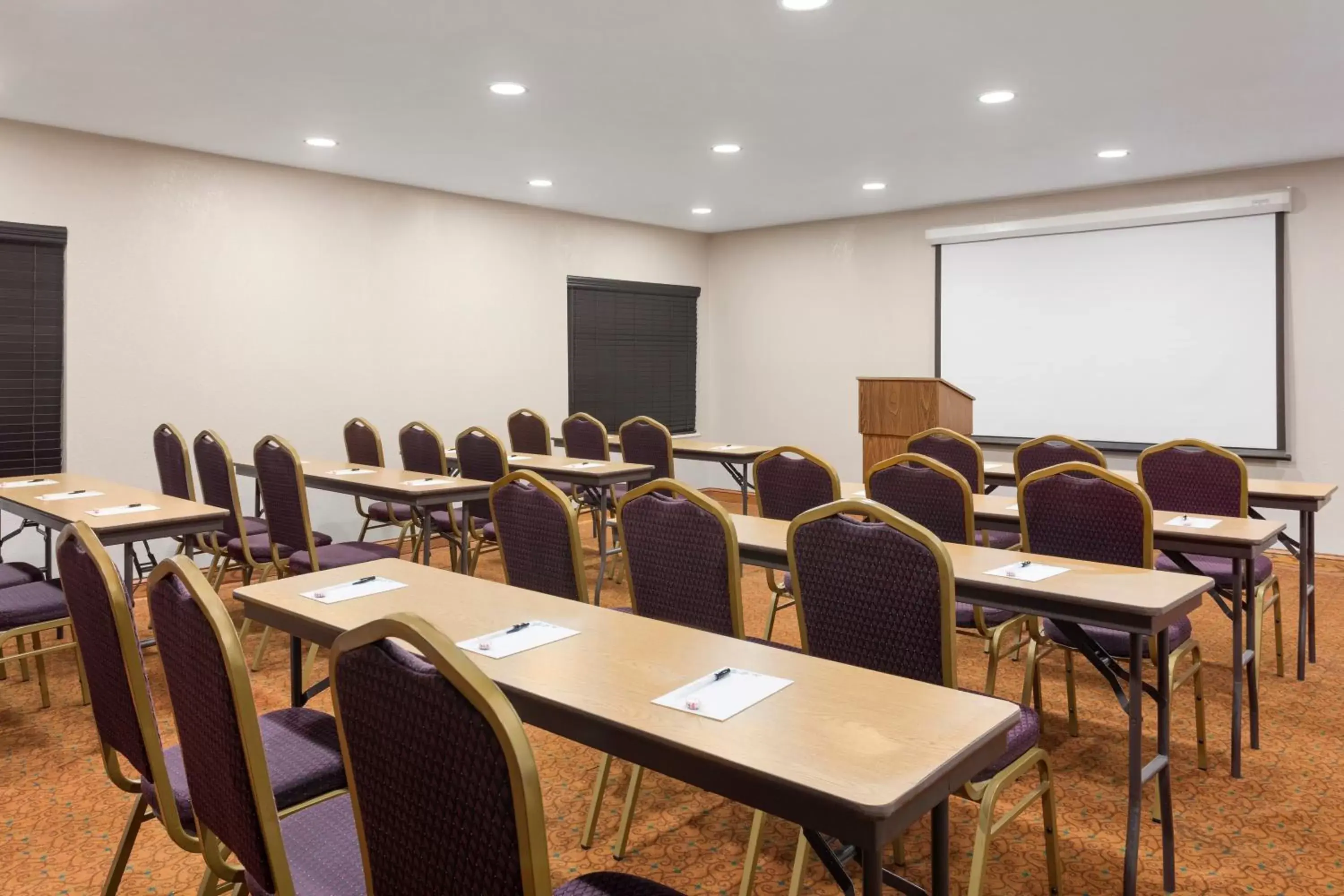 Business facilities, Business Area/Conference Room in Country Inn & Suites by Radisson, Jackson-Airport, MS