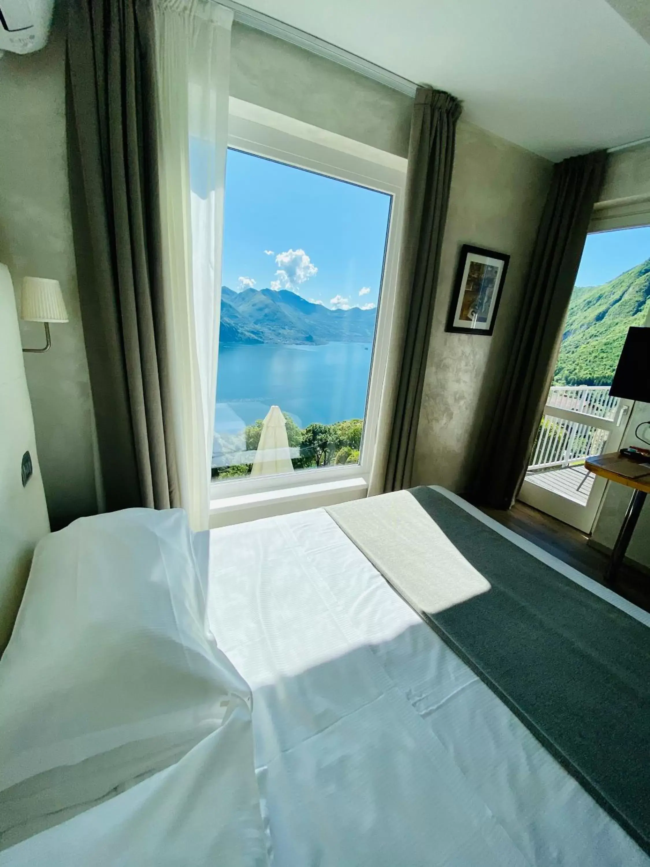Bedroom, View in Esprit D'Hotel Panoramico