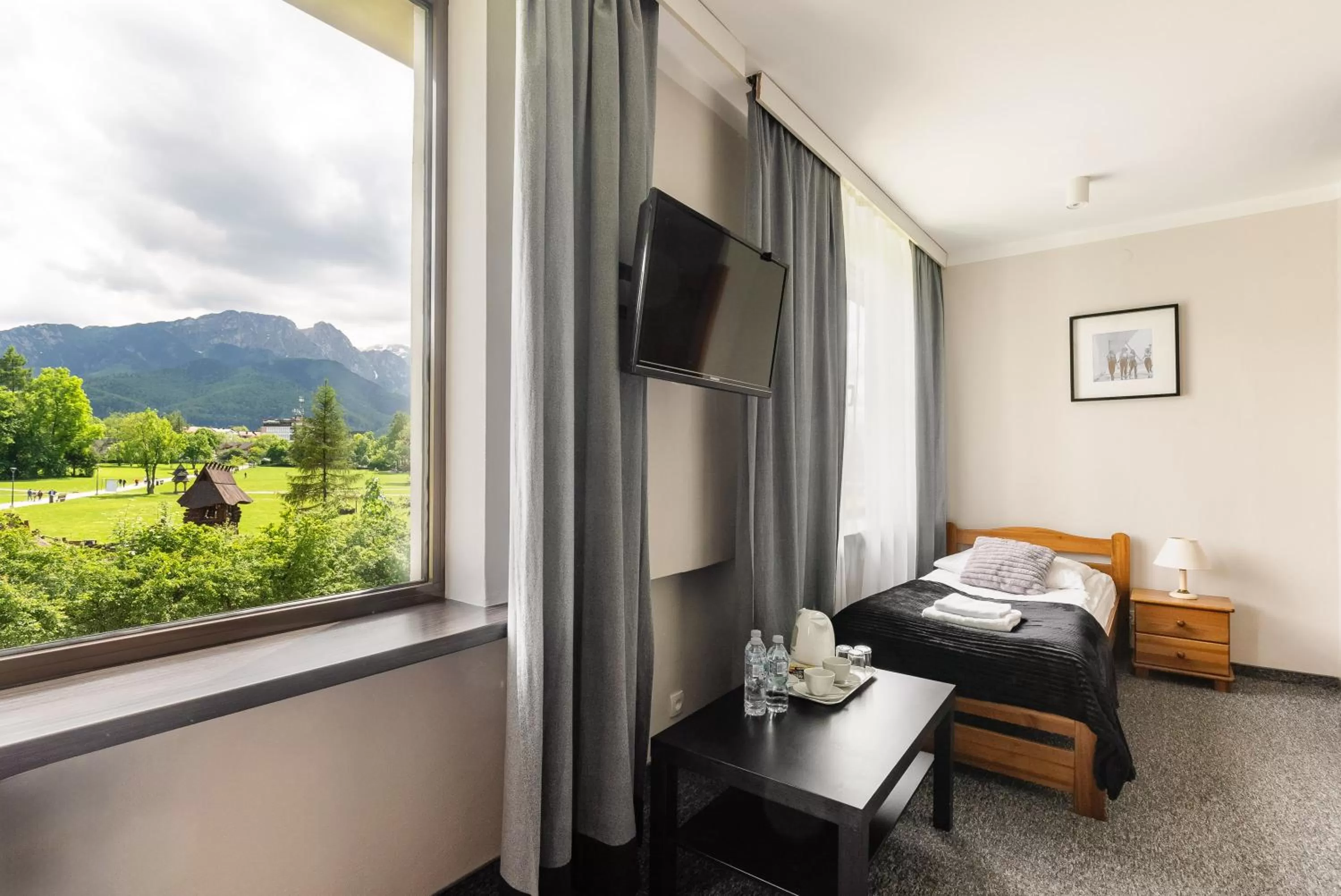 Photo of the whole room, Bed in Hotel Helios 300m od Krupówek nowy BASEN od 12 lipca