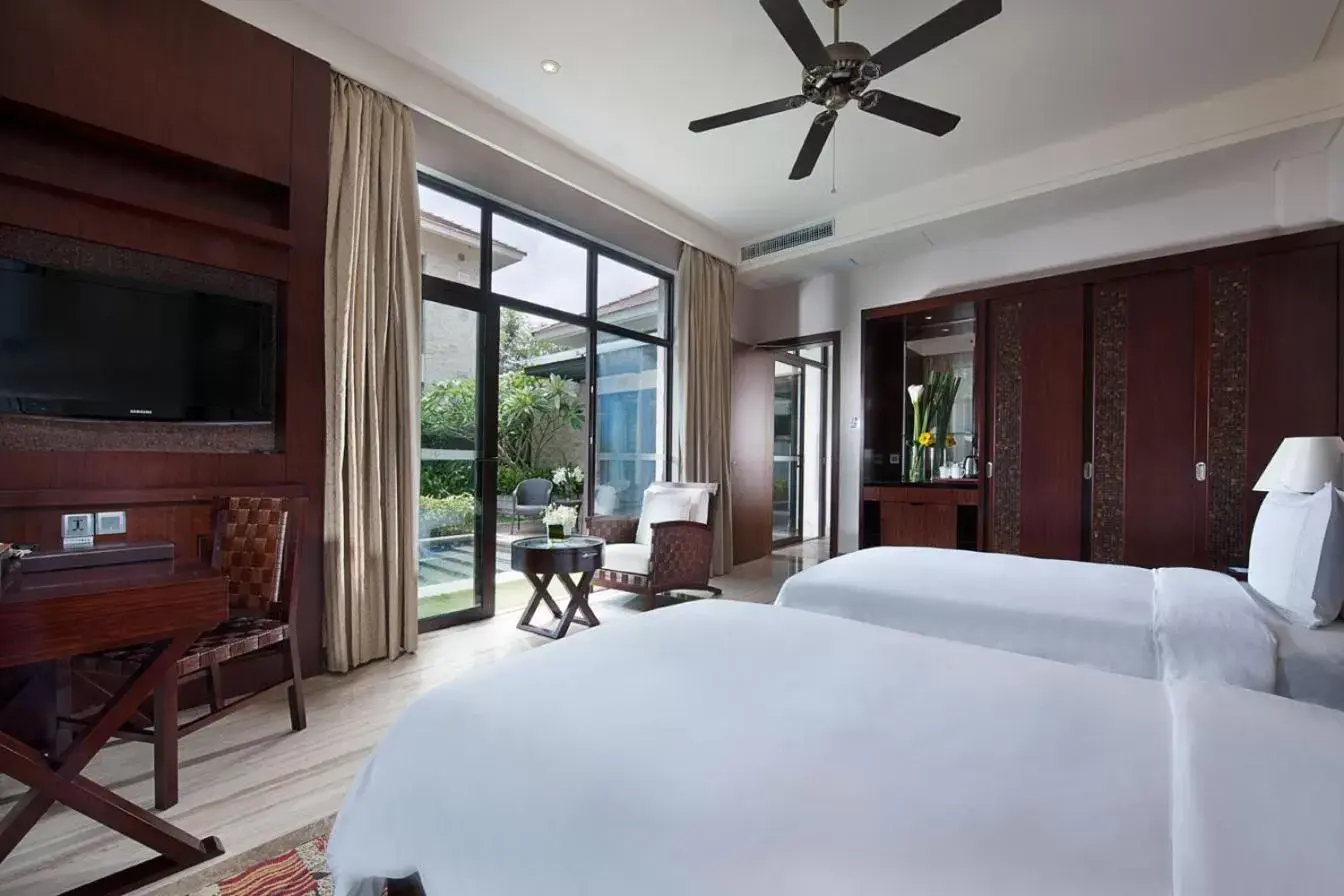 Bedroom, Bed in Grand Metropark Villa Resort Sanya Yalong Bay