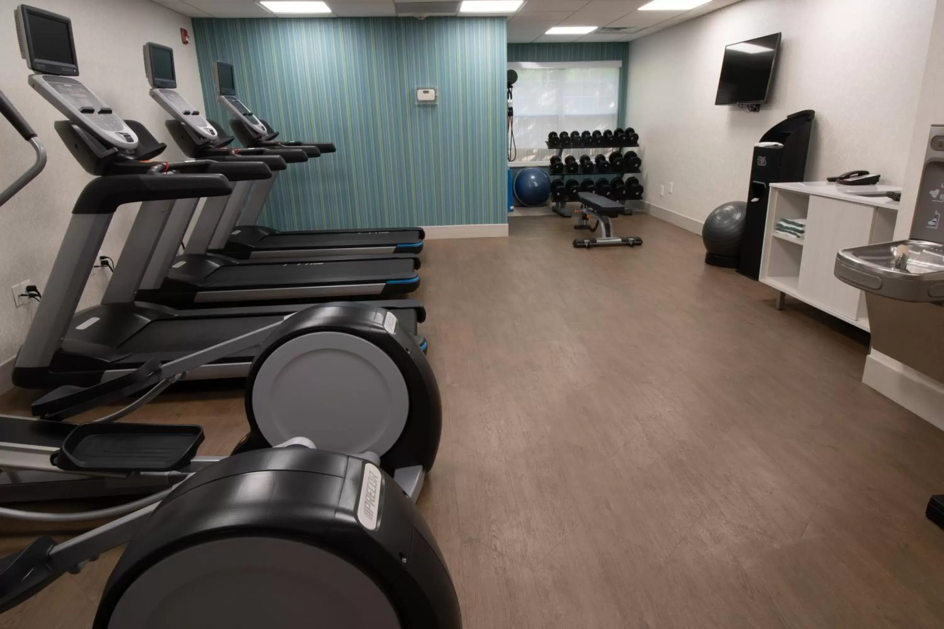 Fitness centre/facilities, Fitness Center/Facilities in Holiday Inn Express & Suites Manassas, an IHG Hotel
