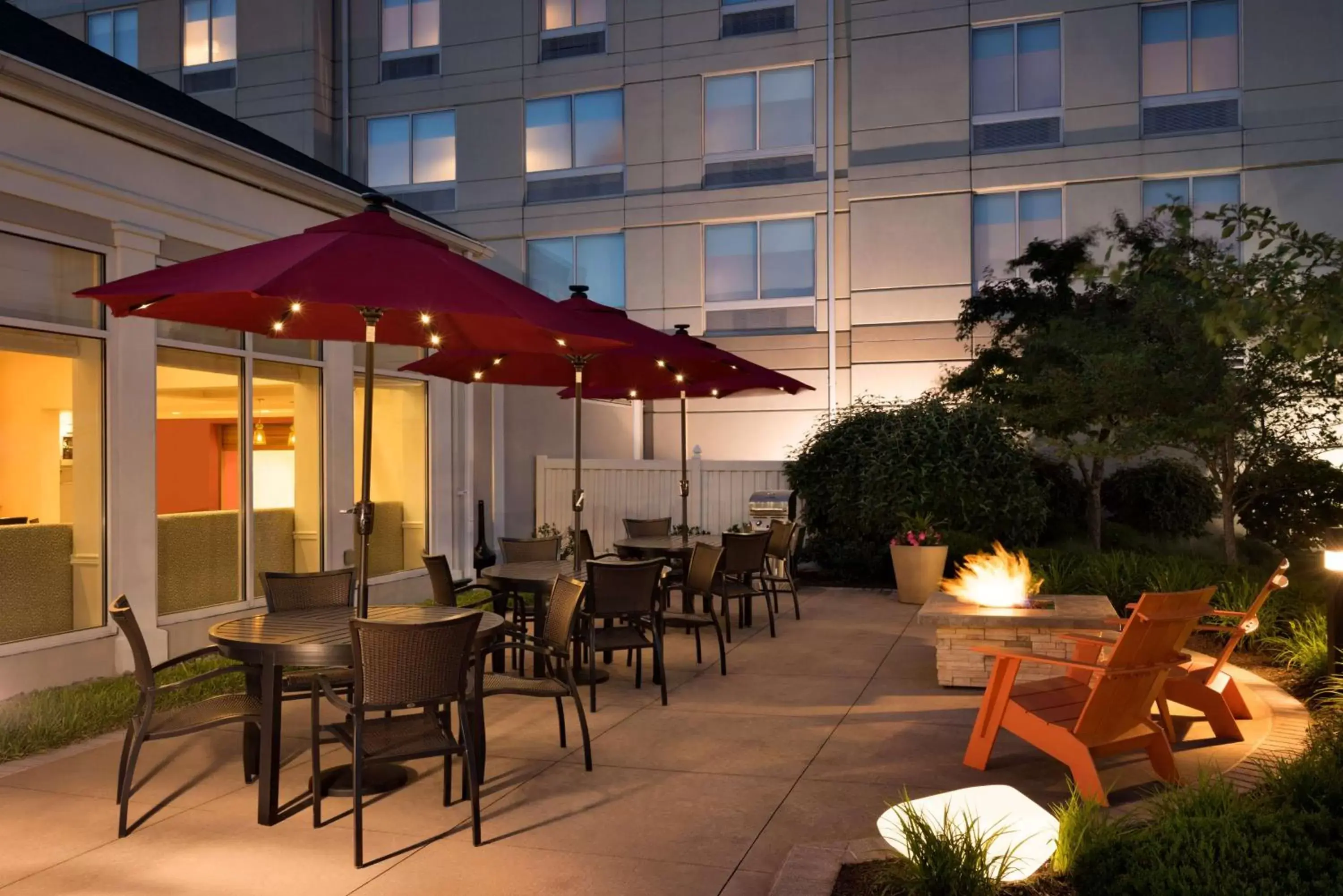 Property building, Restaurant/Places to Eat in Hilton Garden Inn Wilkes-Barre