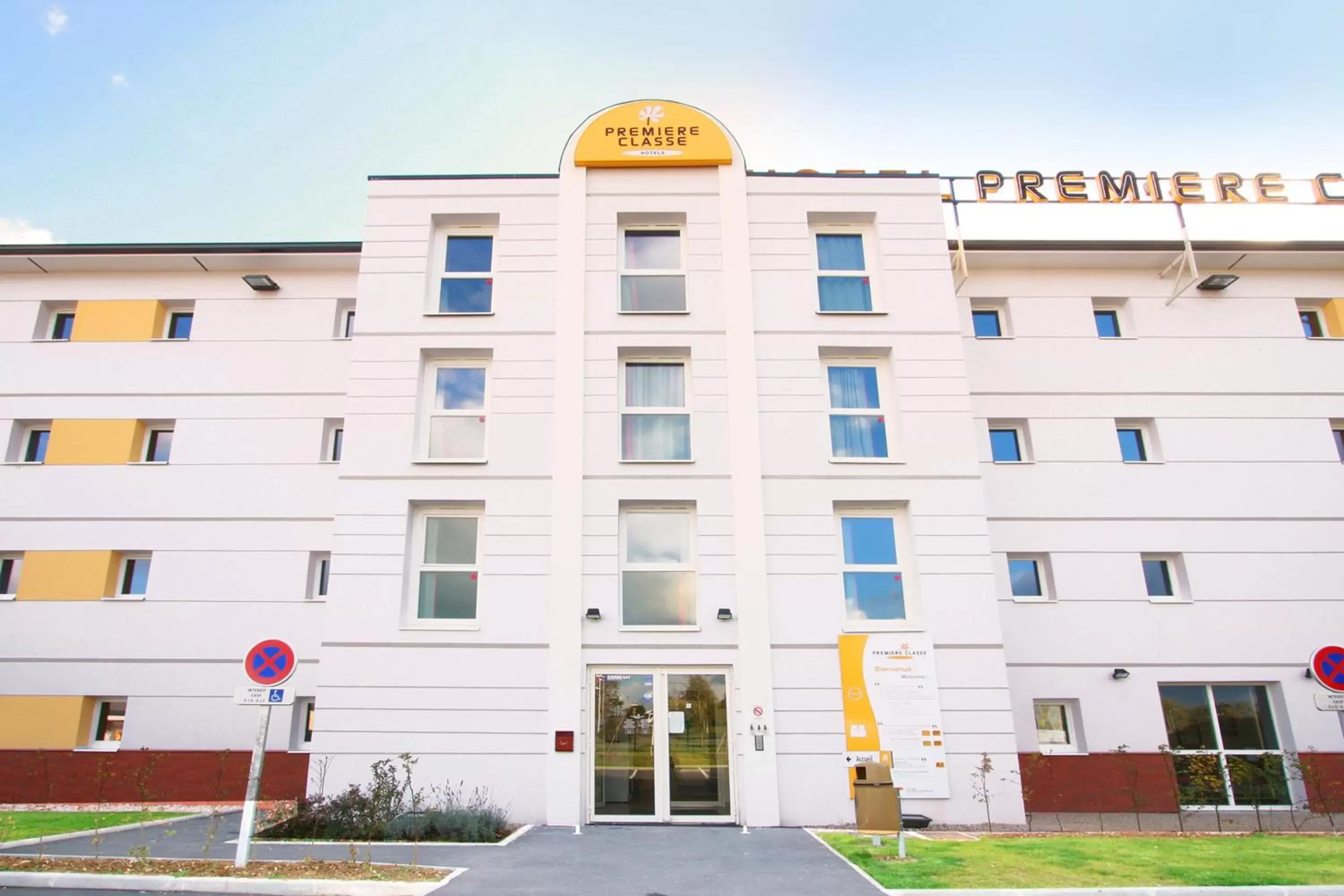 Facade/entrance, Property Building in Premiere Classe Lisieux