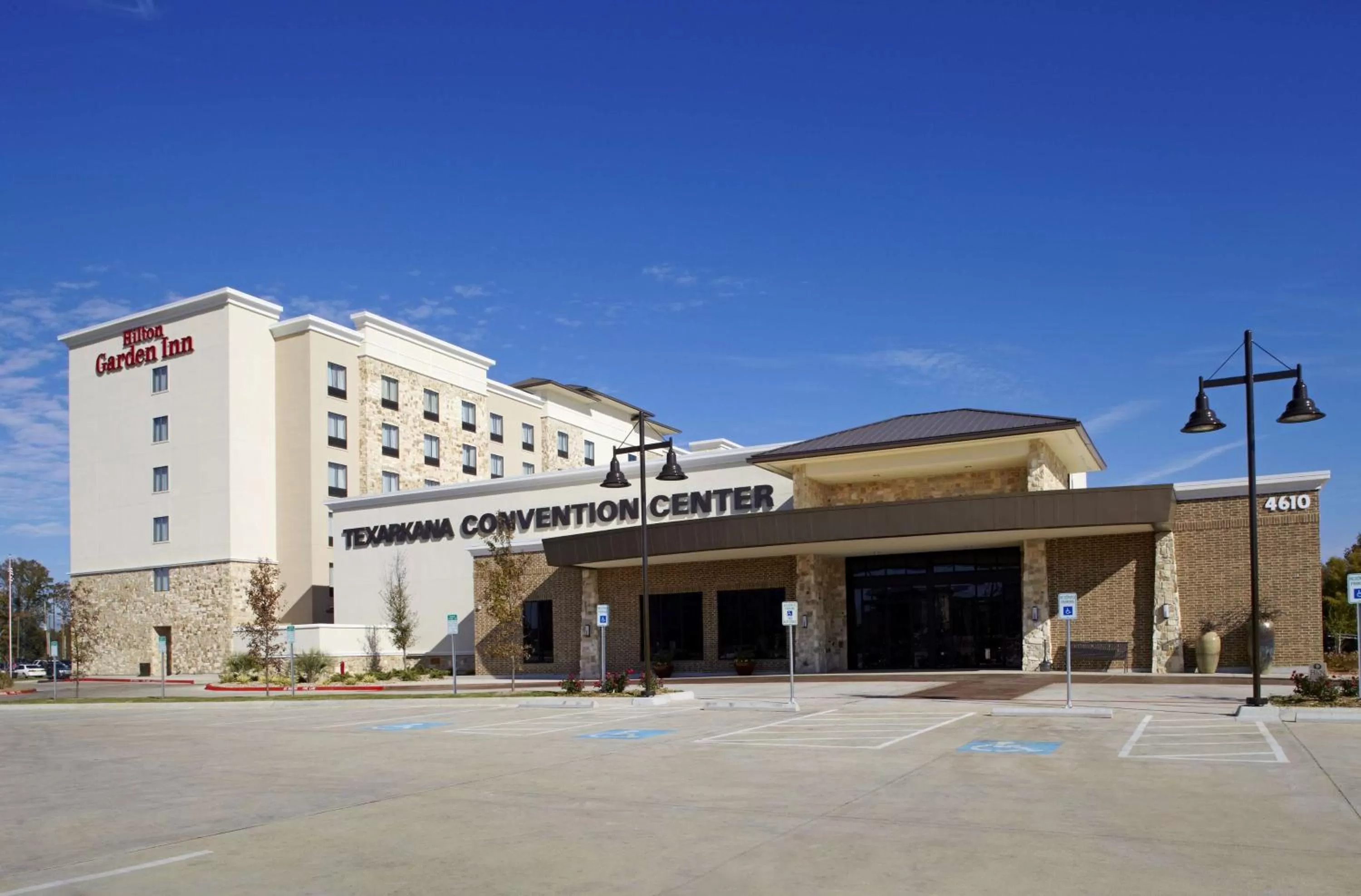 Property building in Hilton Garden Inn Texarkana