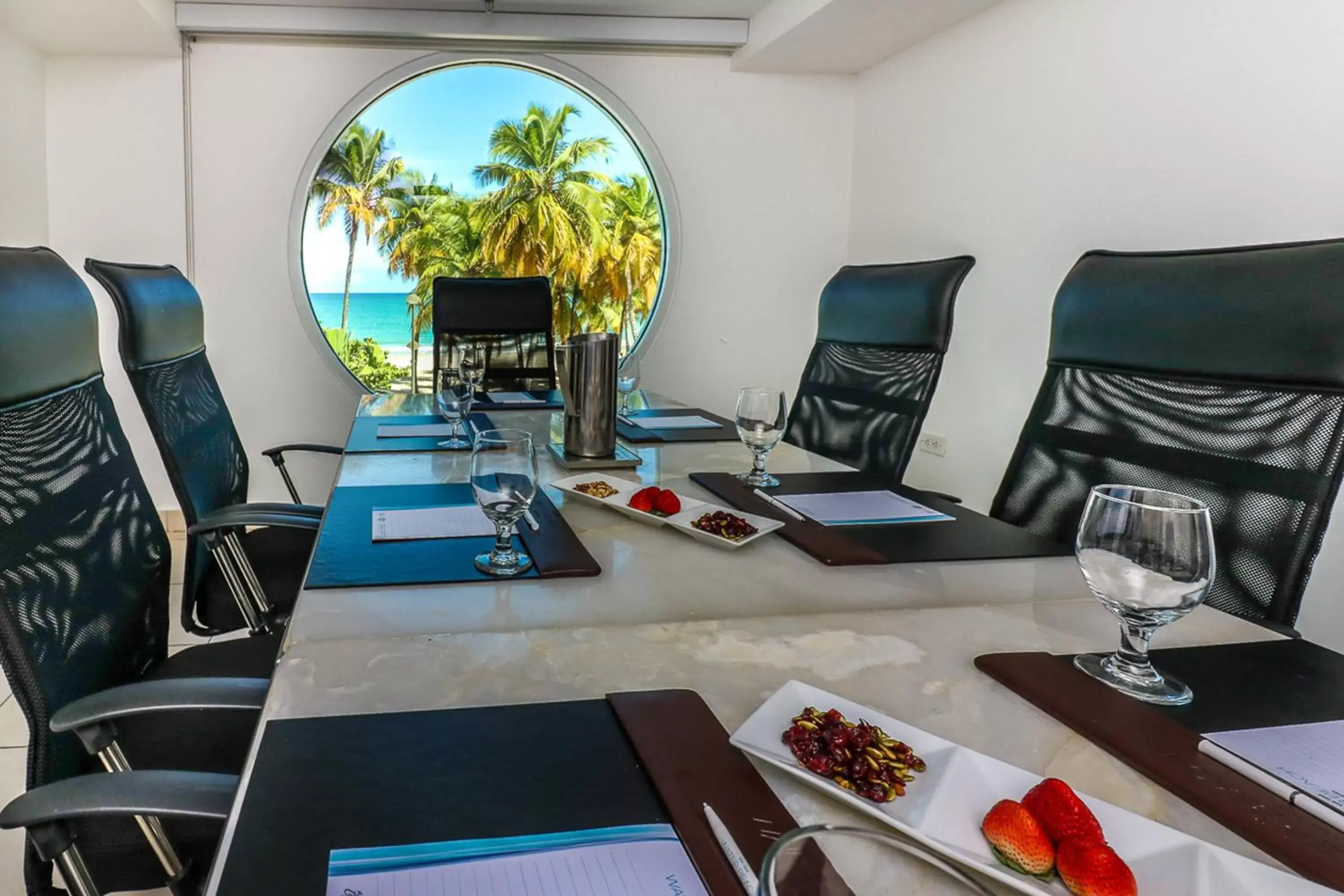 Meeting/conference room, Fitness Center/Facilities in San Juan Water & Beach Club Hotel