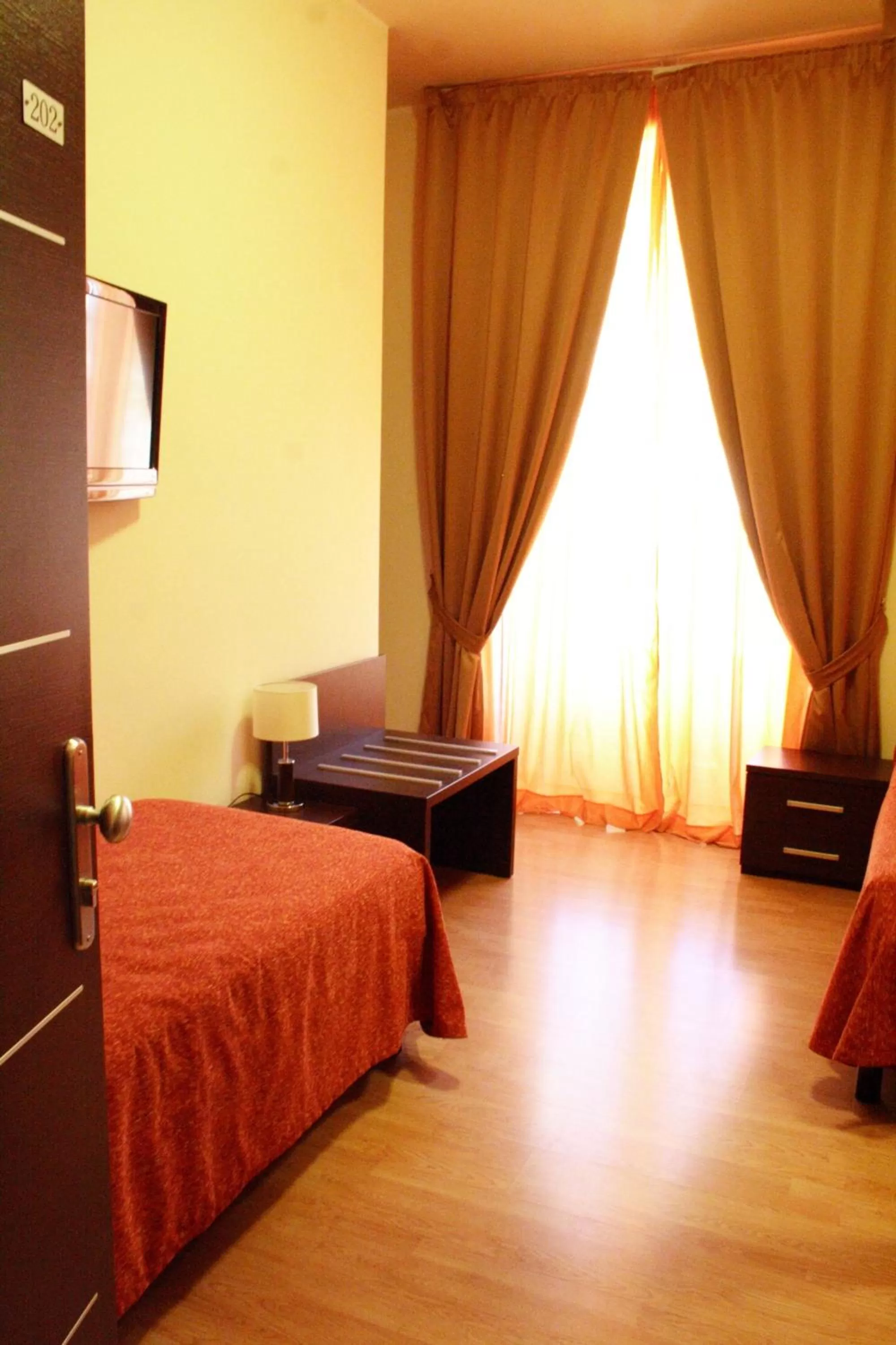 Photo of the whole room, Bed in San Max Hotel