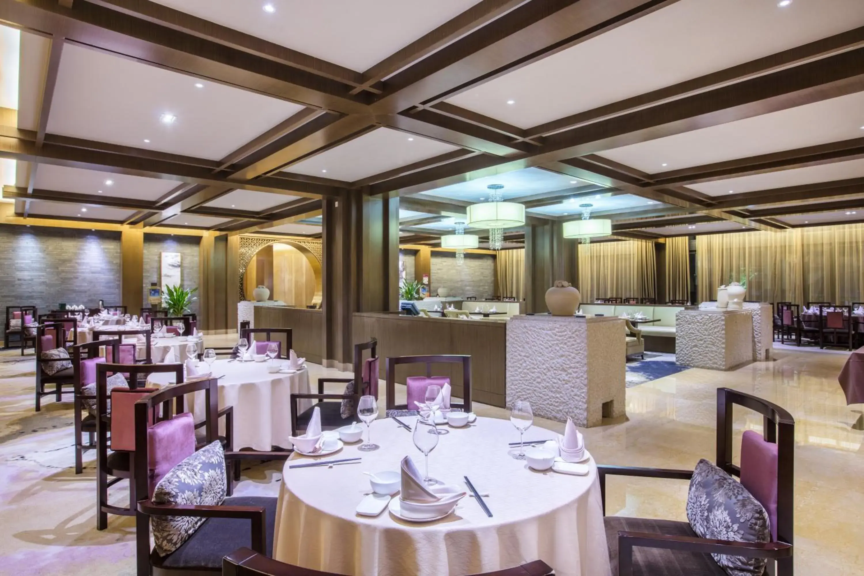 Restaurant/Places to Eat in Crowne Plaza Huangshan Yucheng, an IHG Hotel