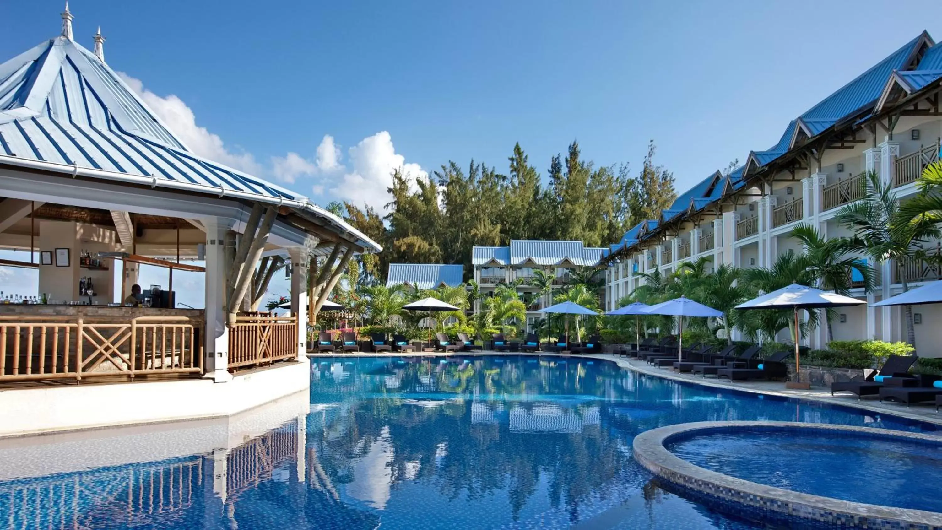 Swimming pool in Pearle Beach Resort & Spa Swimming pool in Pearle Beach Resort & Spa