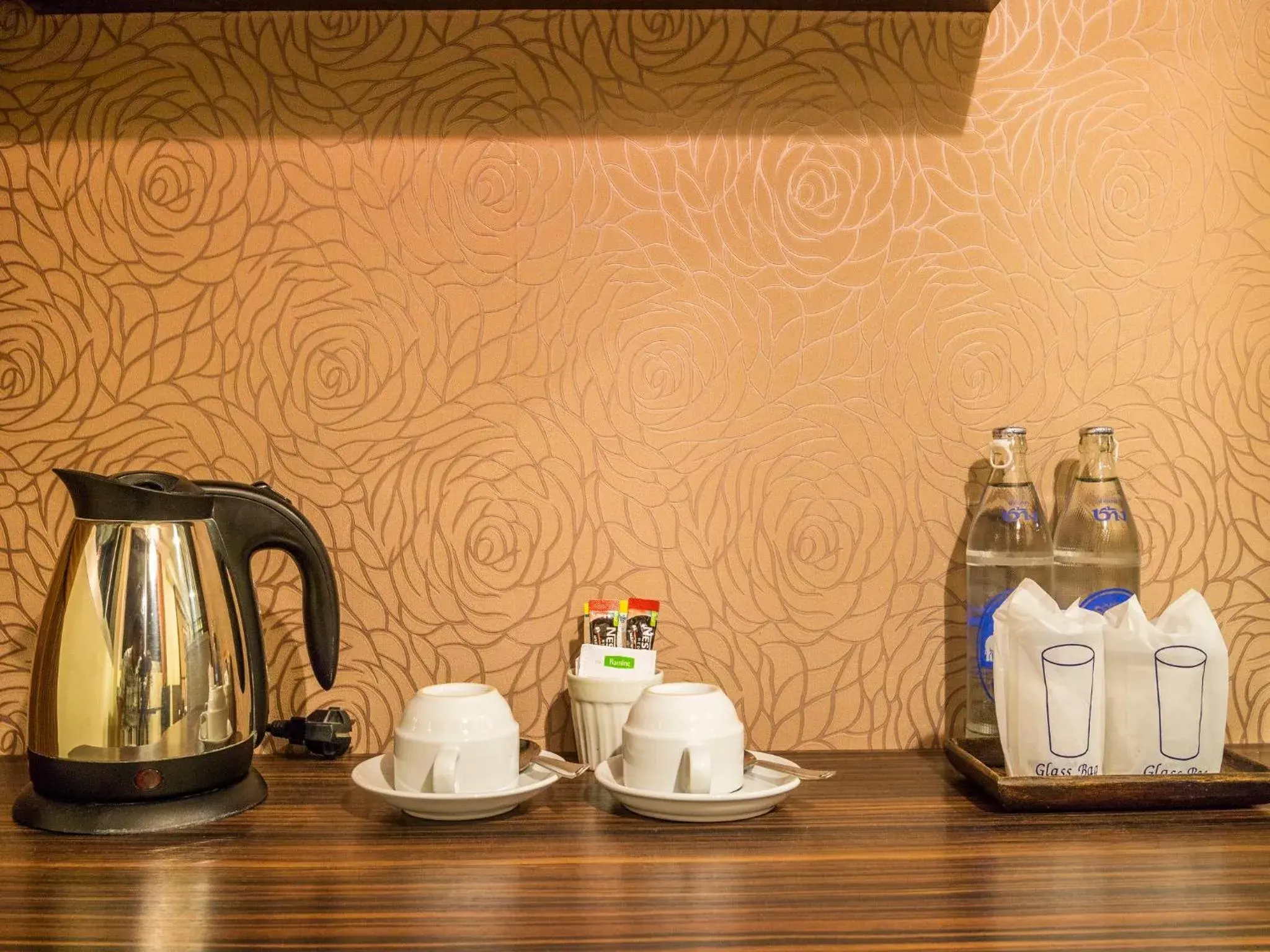 Coffee/tea facilities in Sakulchai Place