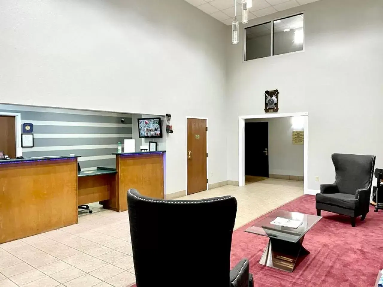 Communal lounge/ TV room, Seating Area in Star City Inn & Suites