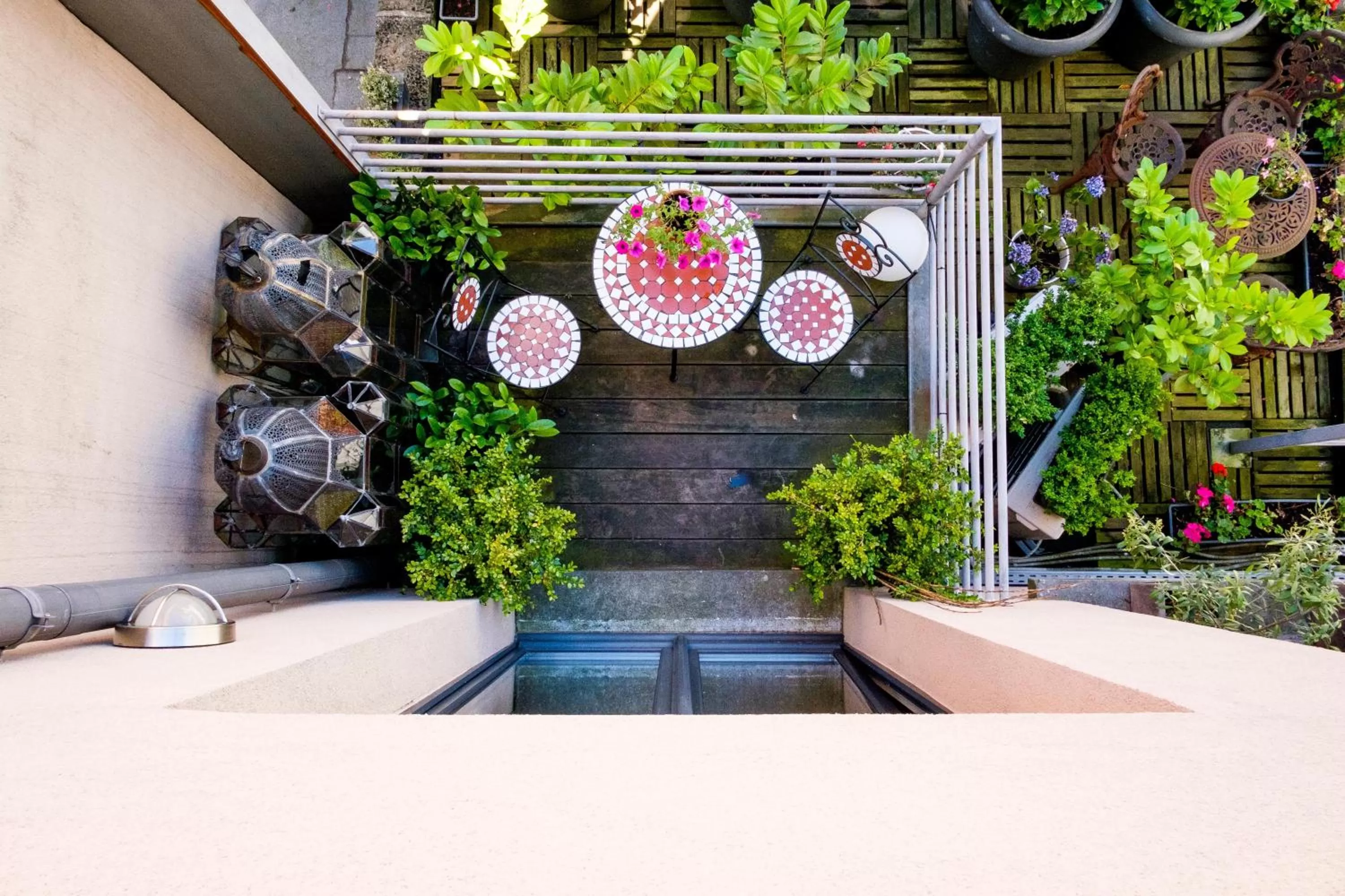 Day in Hotel Diamonds and Pearls