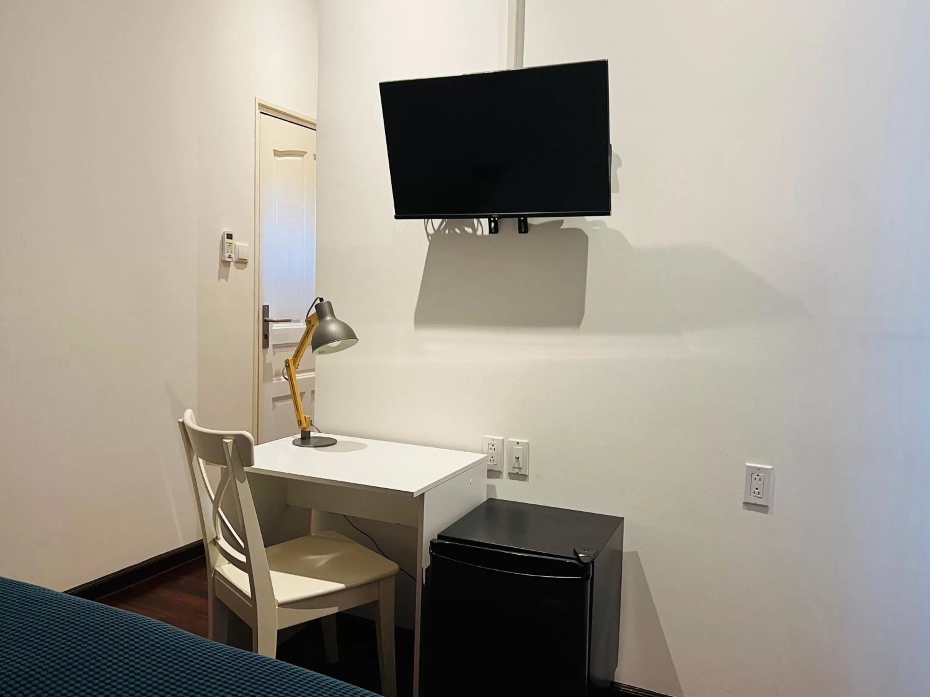 TV and multimedia, TV/Entertainment Center in Villa Famiri Boutique hotel