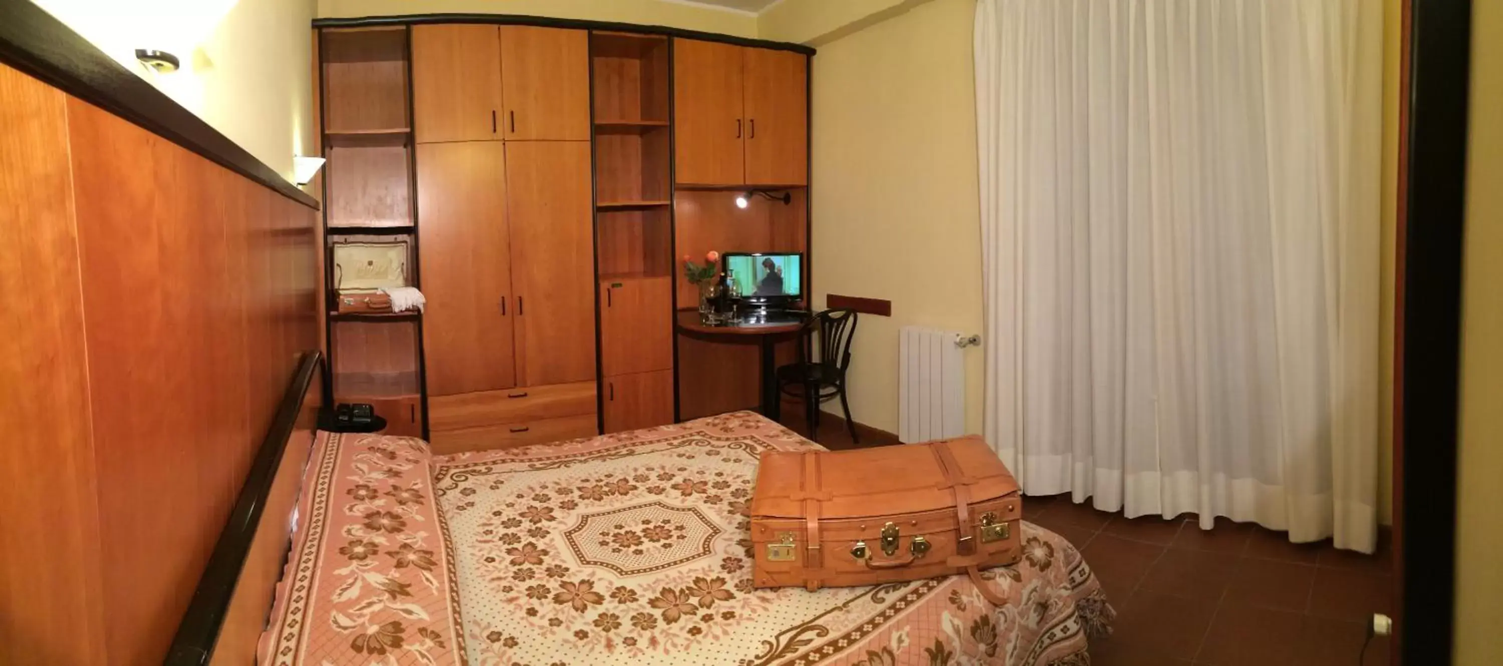 Photo of the whole room, Bed in LH Albergo Il Picchio