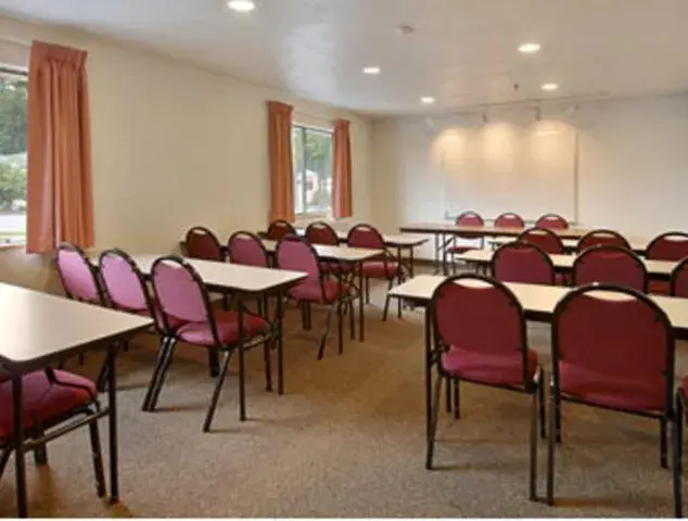 Meeting/conference room in Super 8 by Wyndham Lacey Olympia Area