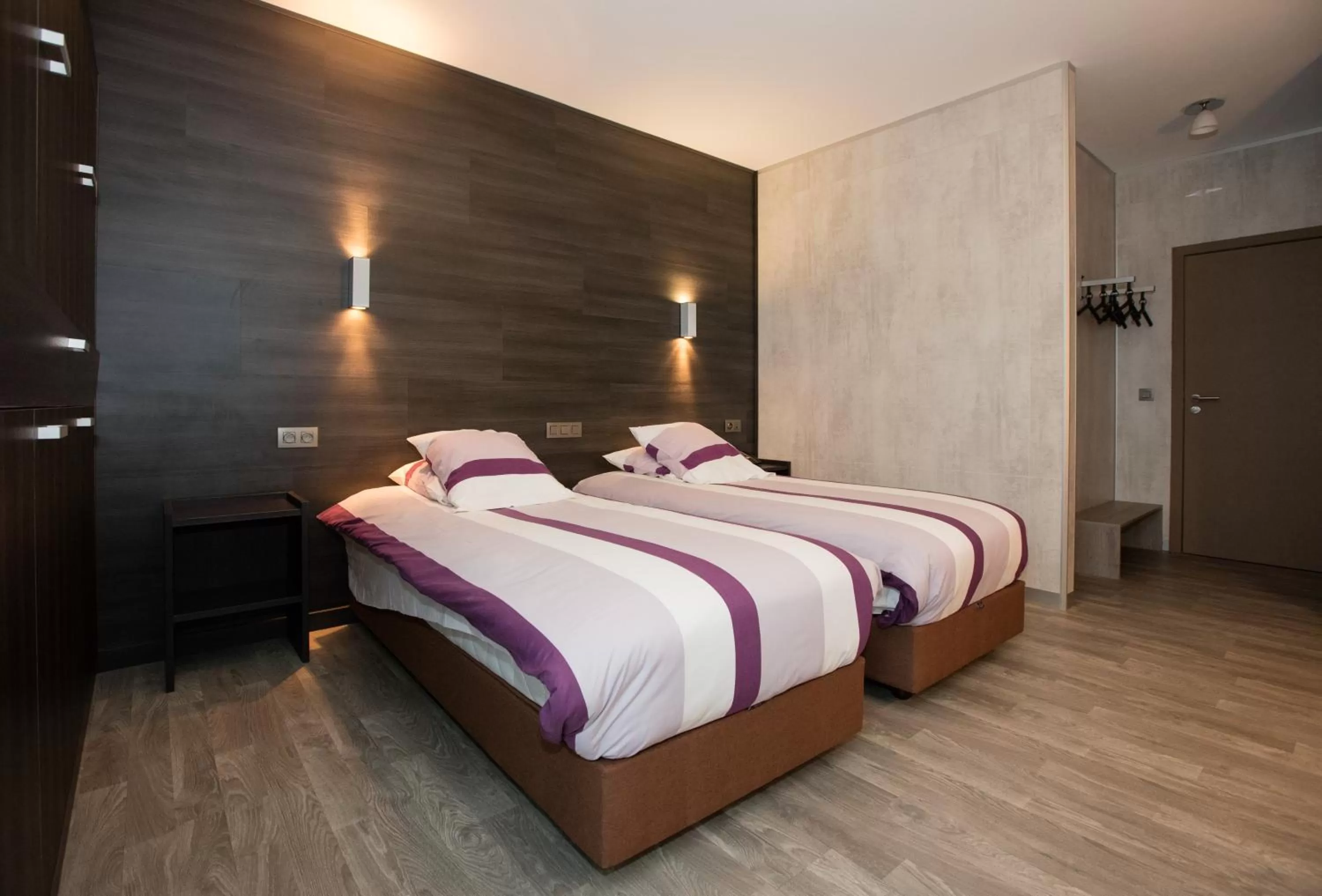 Bedroom, Bed in Flanders Lodge Hotel