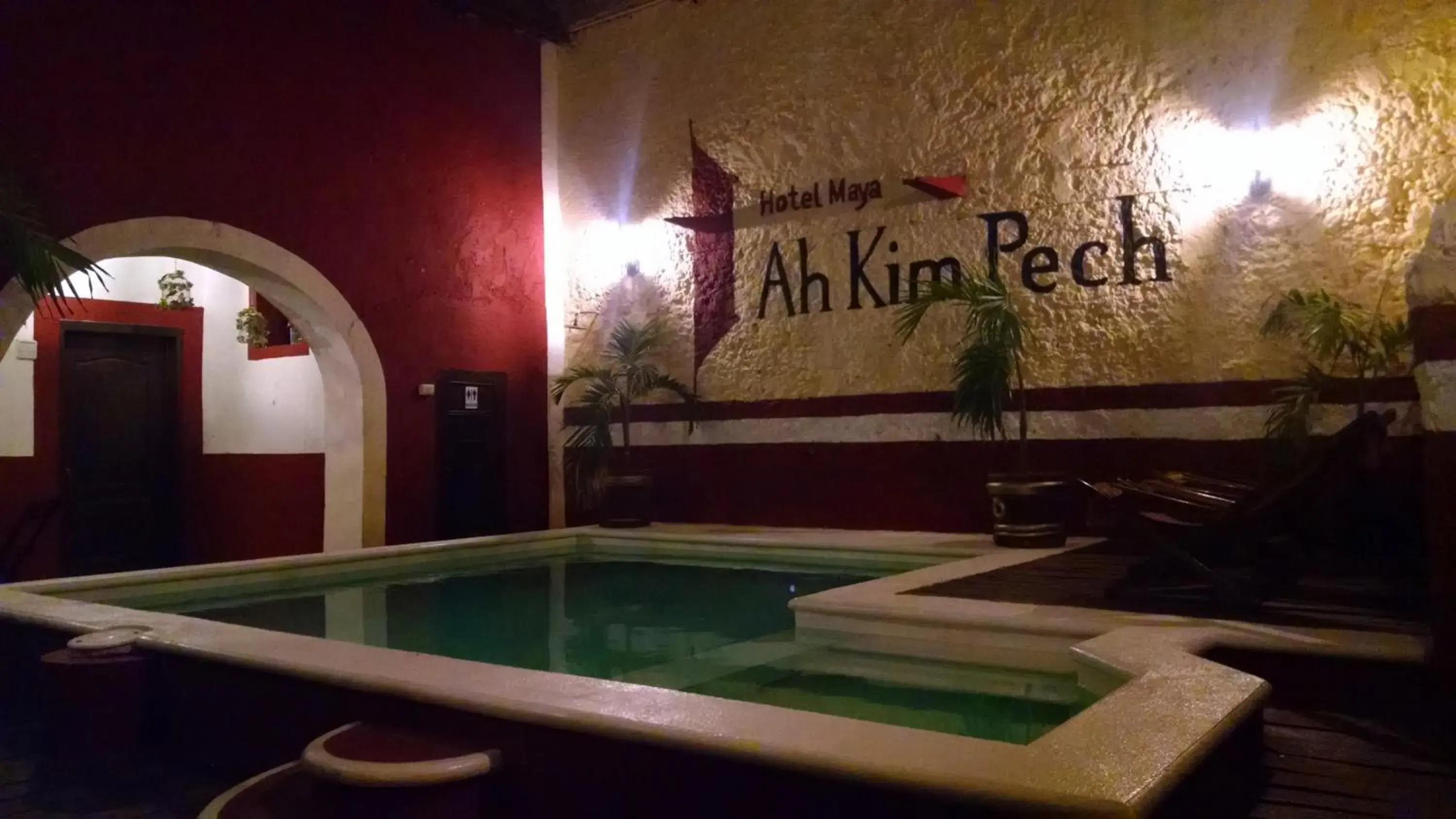 Swimming Pool in Hotel Maya Ah Kim Pech