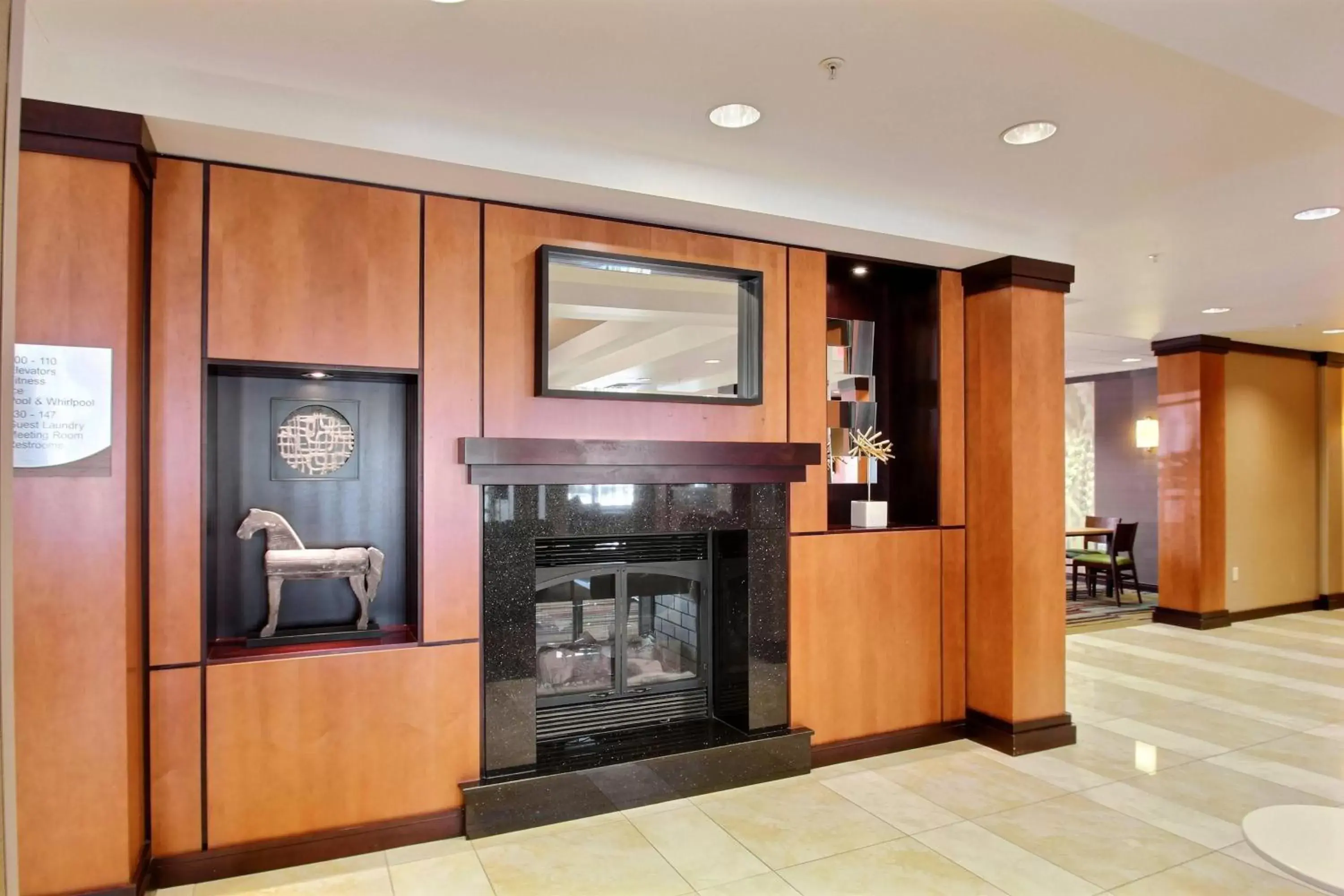 Lobby or reception in Fairfield Inn & Suites by Marriott Milwaukee Airport