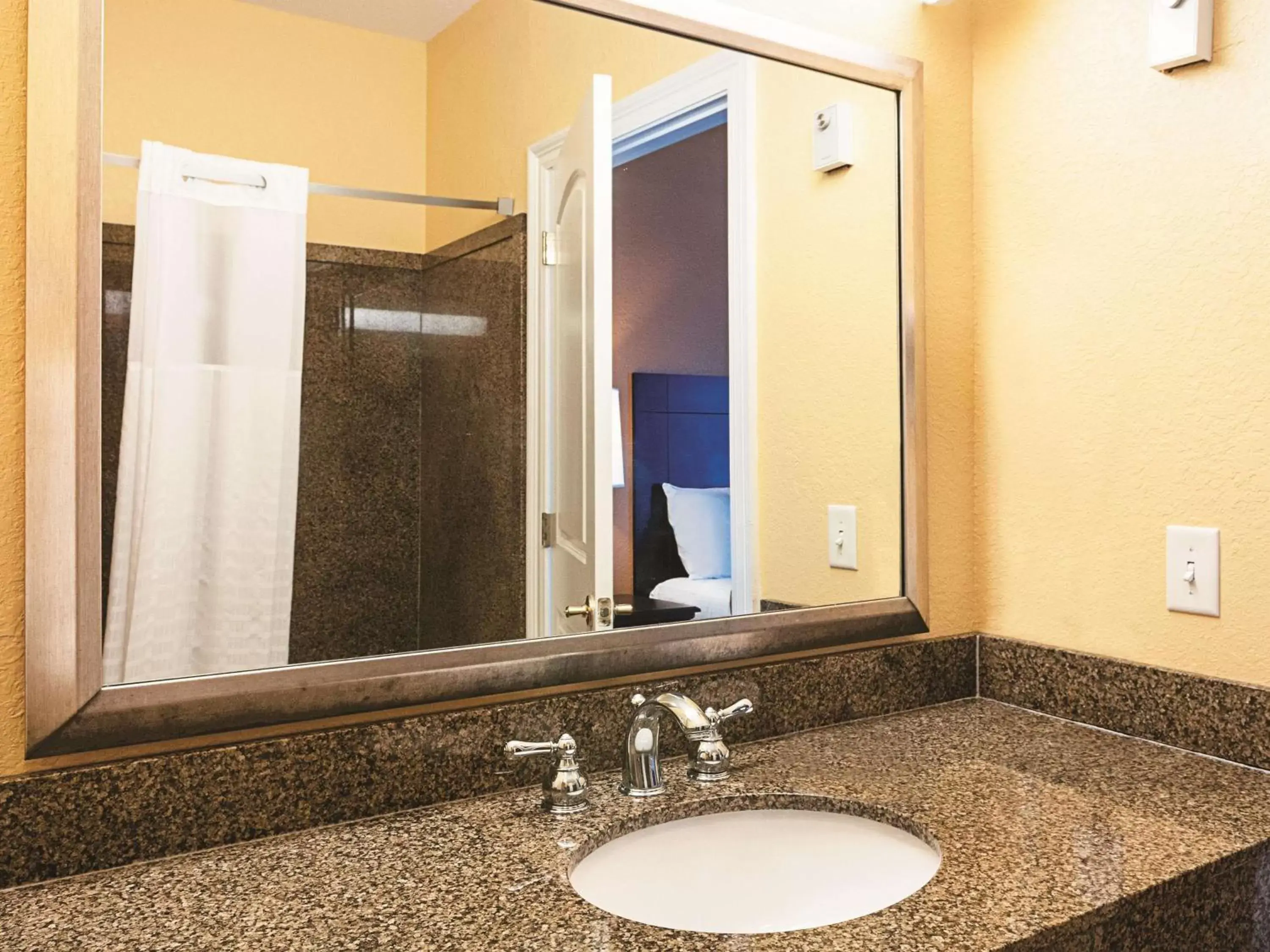 Photo of the whole room, Bathroom in La Quinta by Wyndham Slidell - North Shore Area