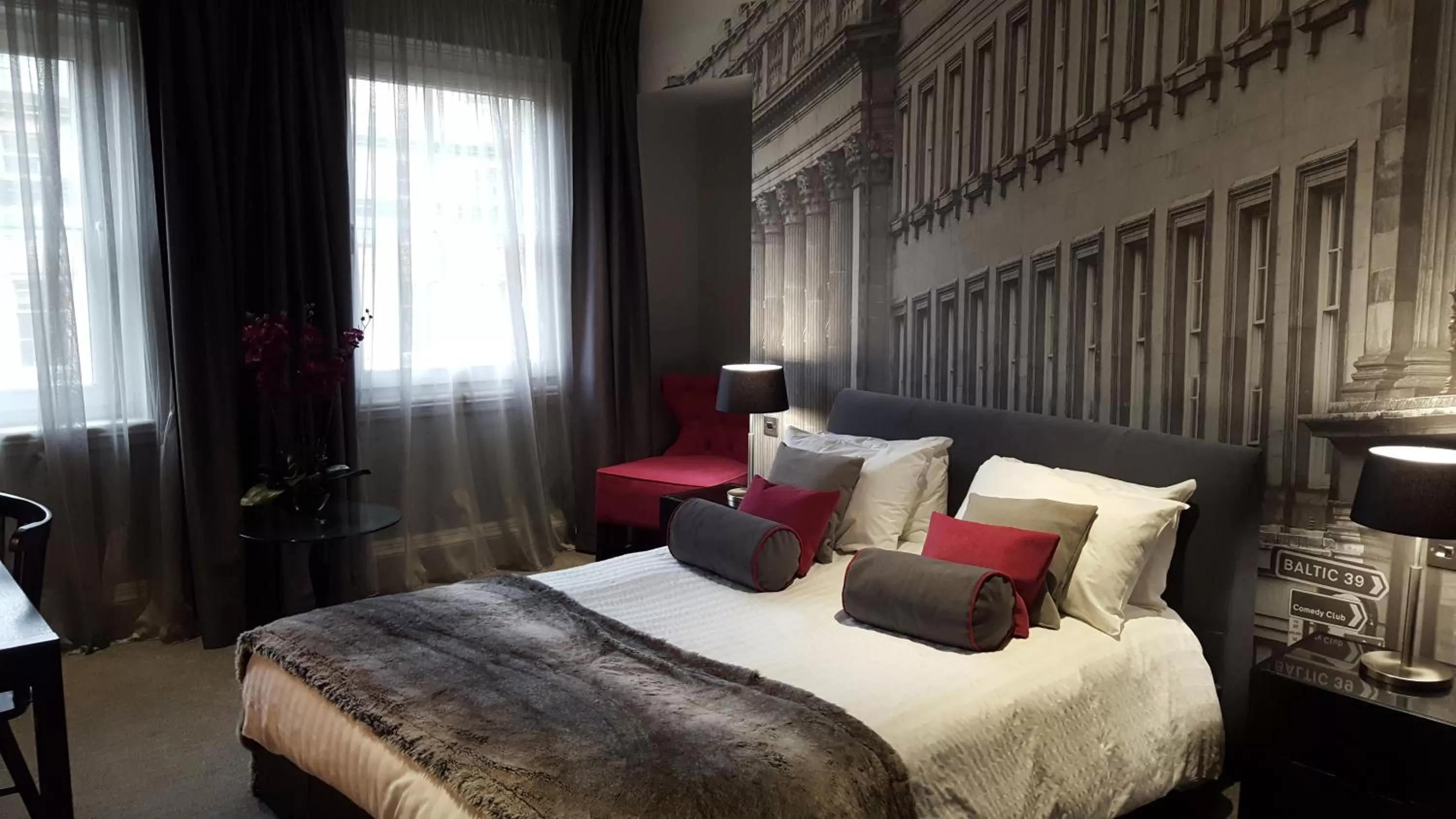 Bed in Grey Street Hotel