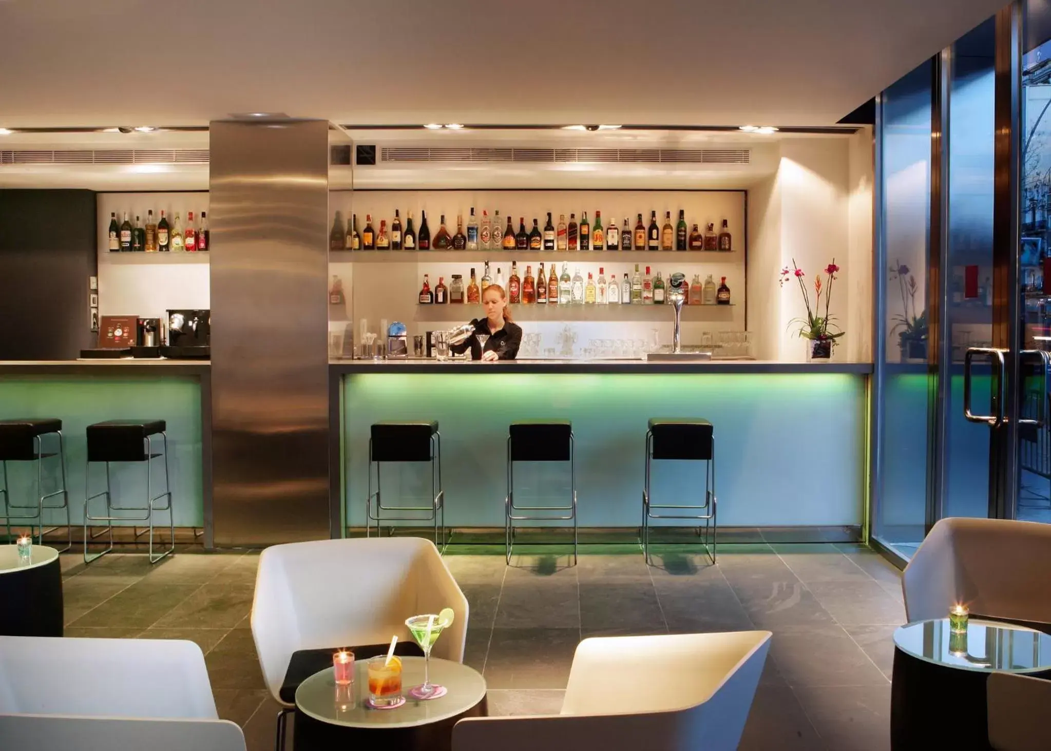 Lounge or bar, Lounge/Bar in Barcelona Granvia Plaza Espana, an IHG Hotel