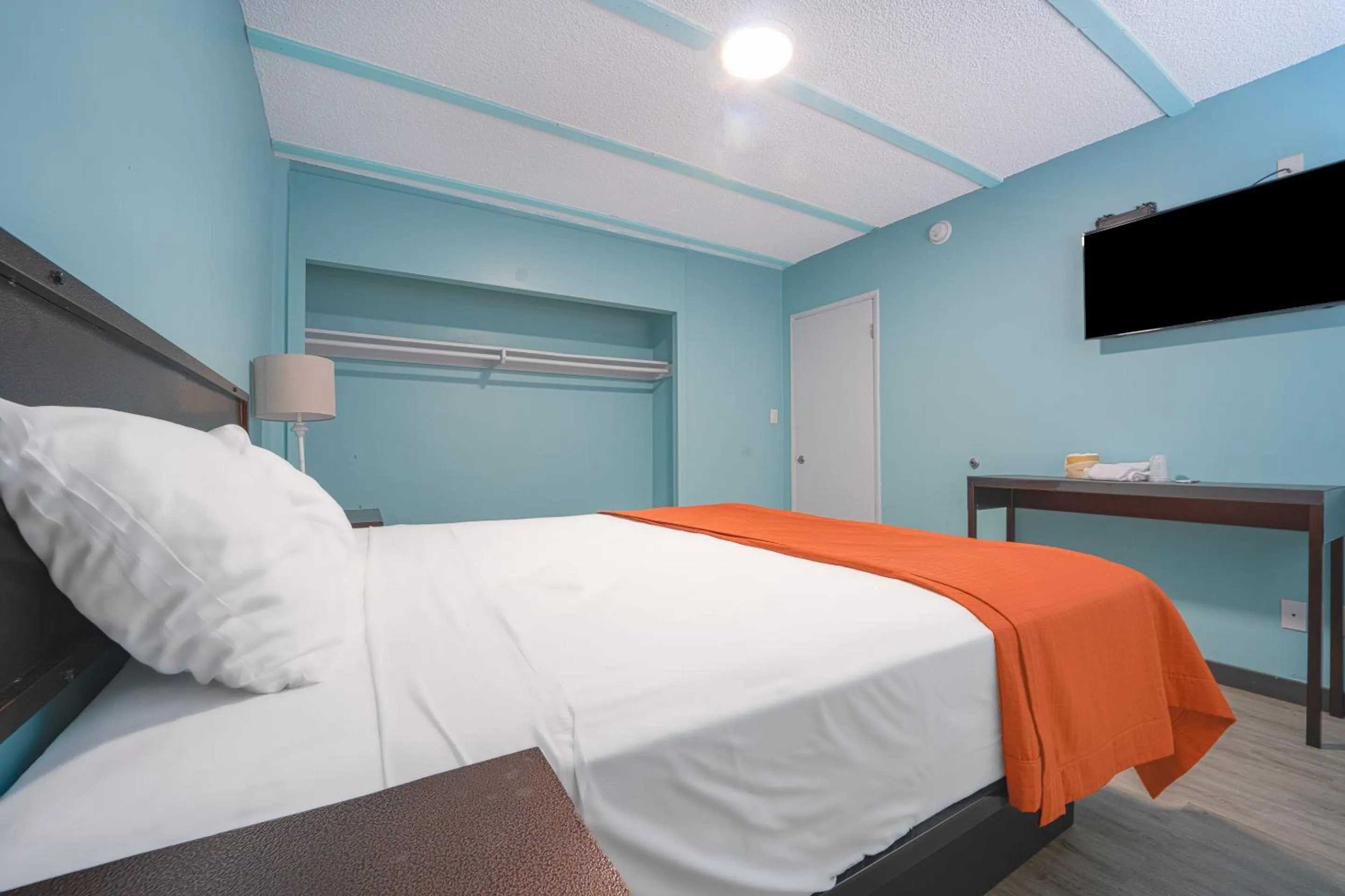 Bedroom, Bed in NOHO Hotel Hollywood LA