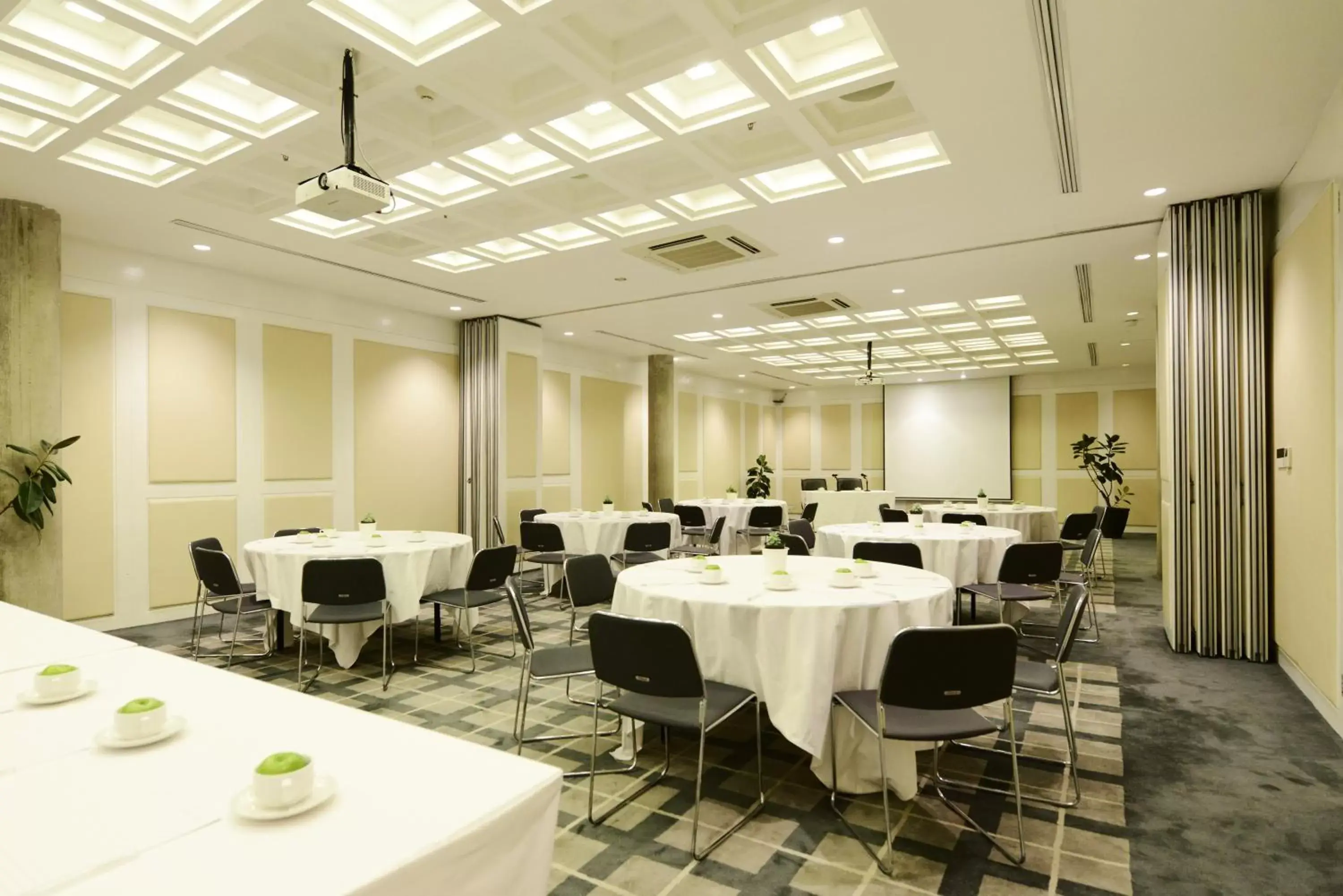 Banquet/Function facilities in Morrissey Hotel Residences