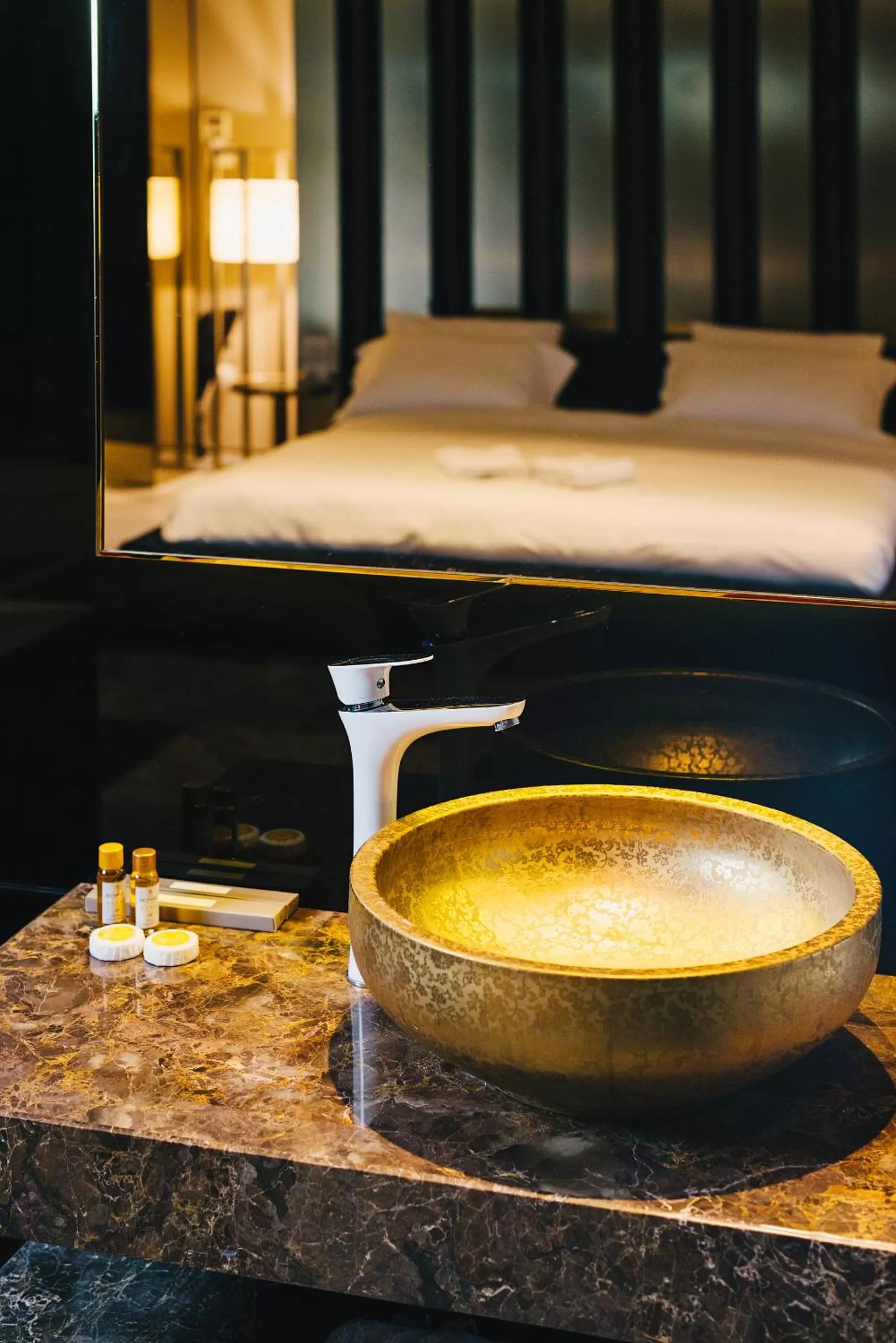 Bathroom, Bed in Hotel Egnatia