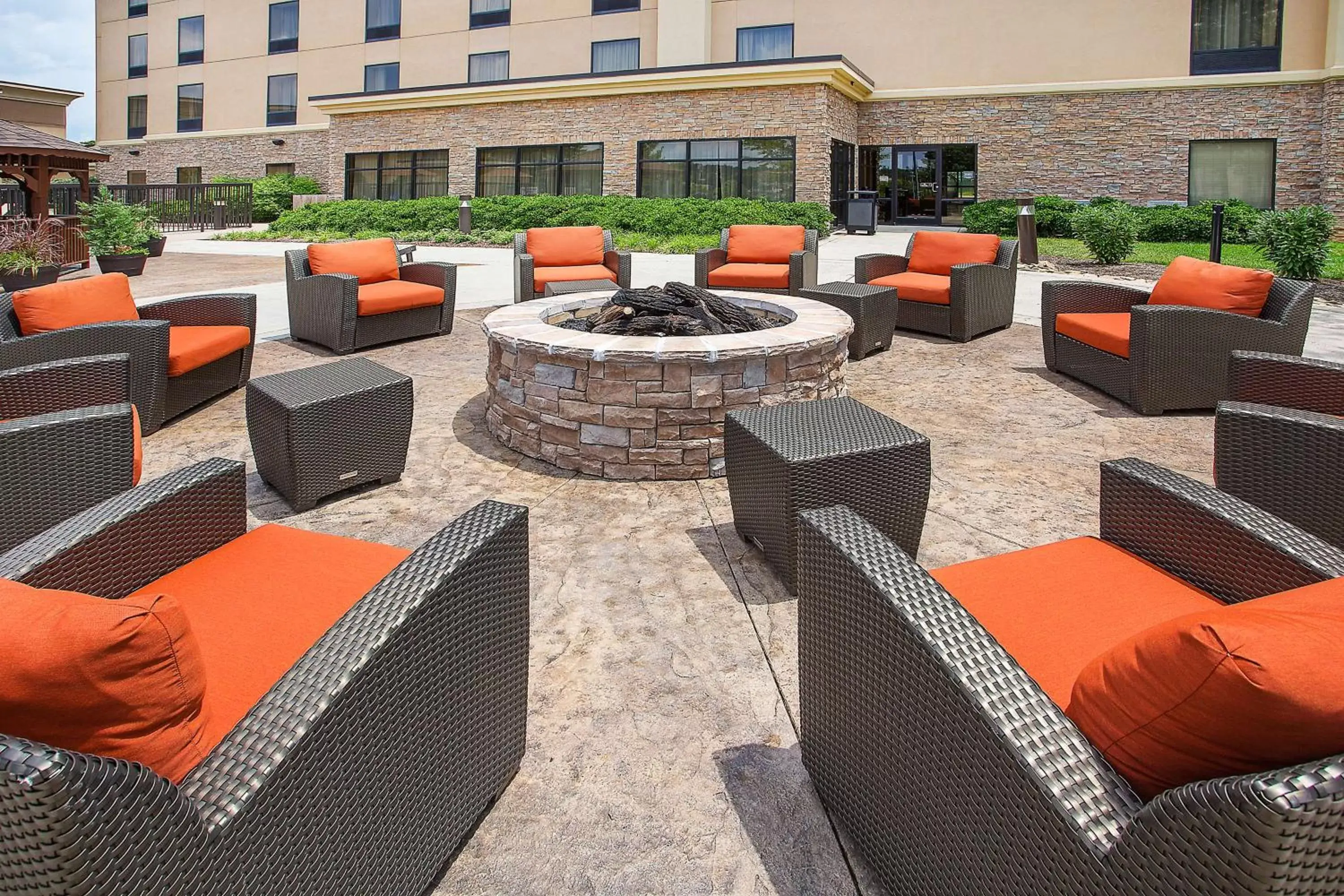 Property building in Hampton Inn Knoxville-West At Cedar Bluff