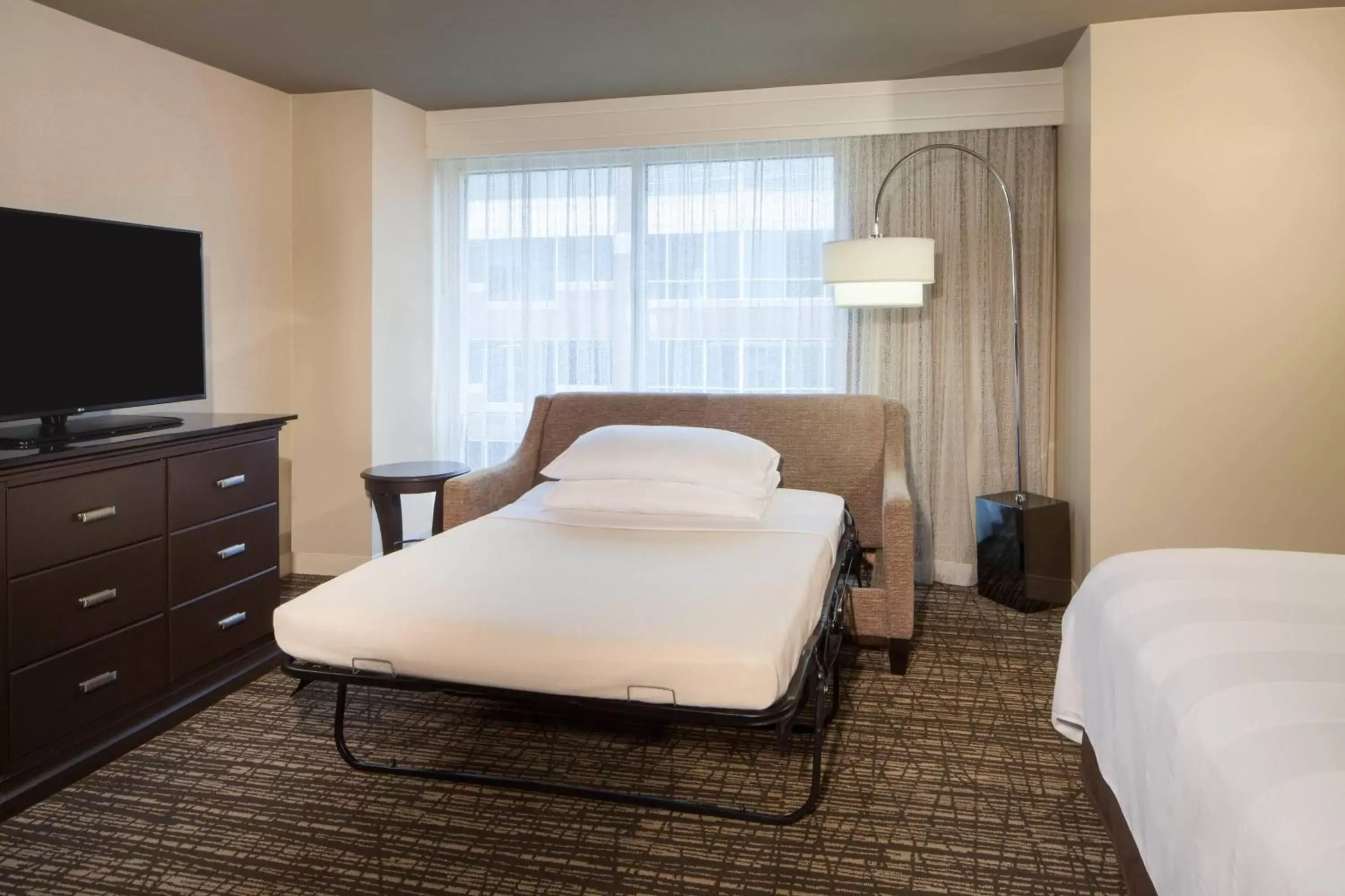 Photo of the whole room, Bed in Houston Marriott Sugar Land