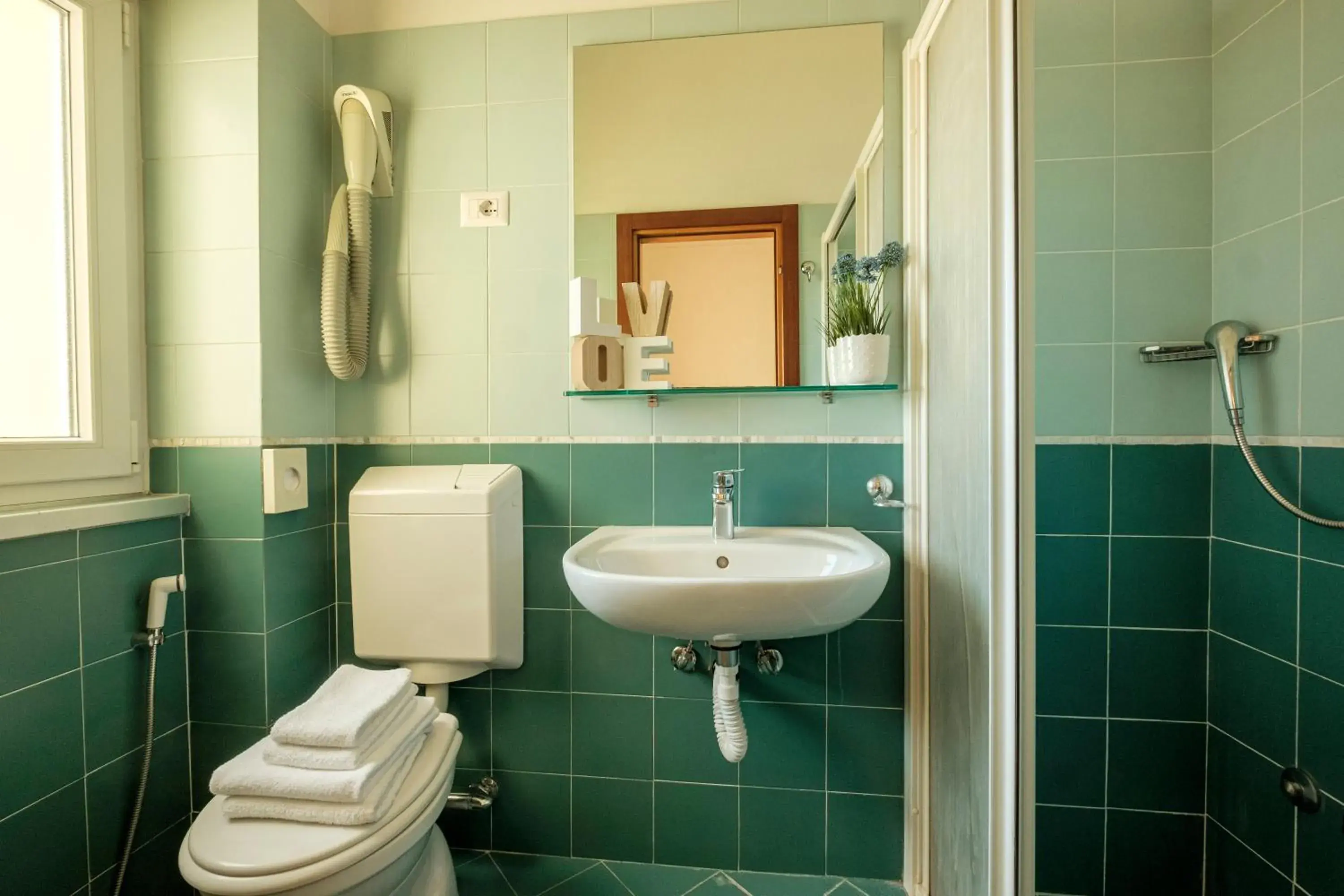 Bathroom in Hotel Oceanic