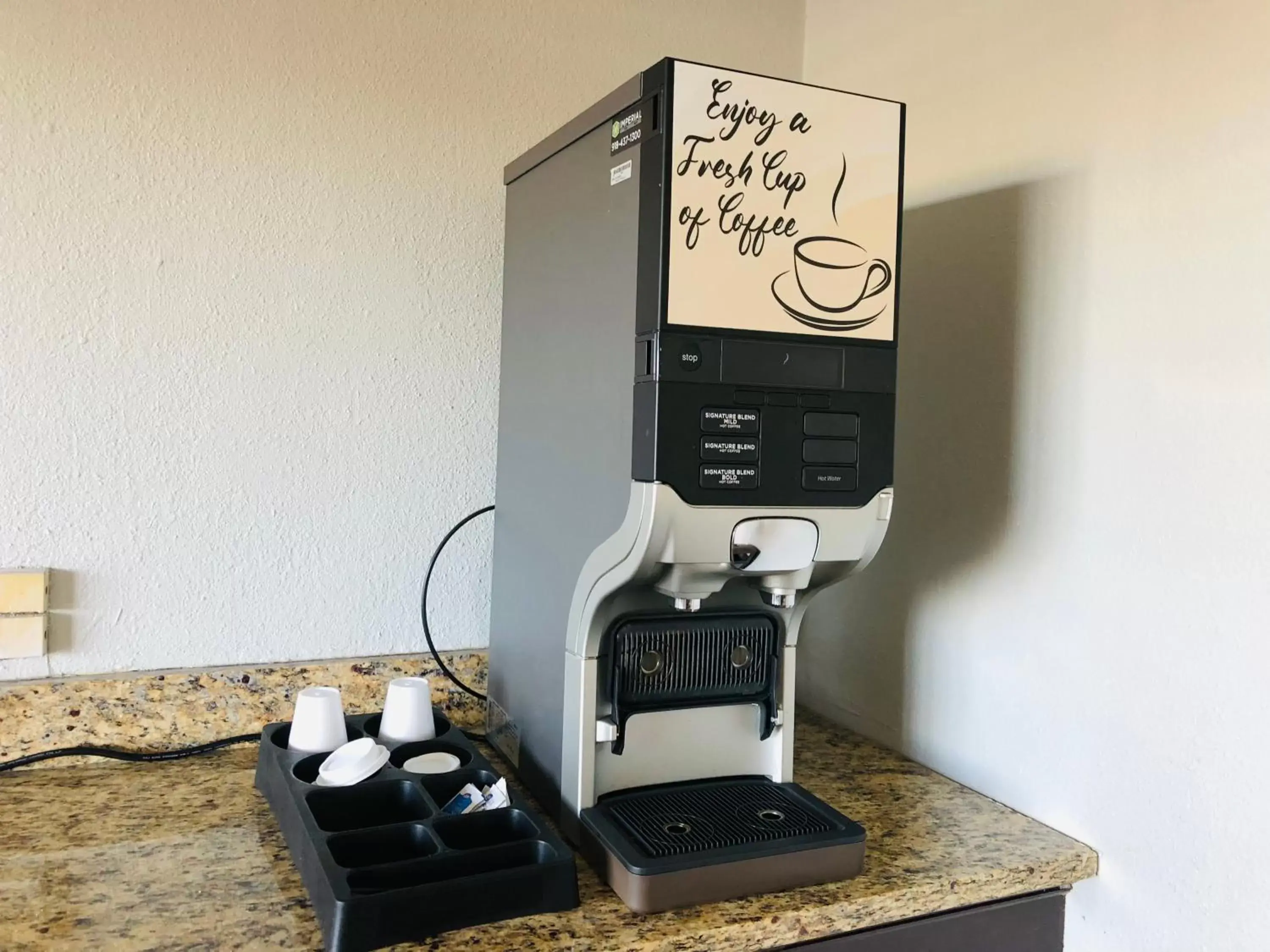 Coffee/tea facilities in Hometown Inn Airport