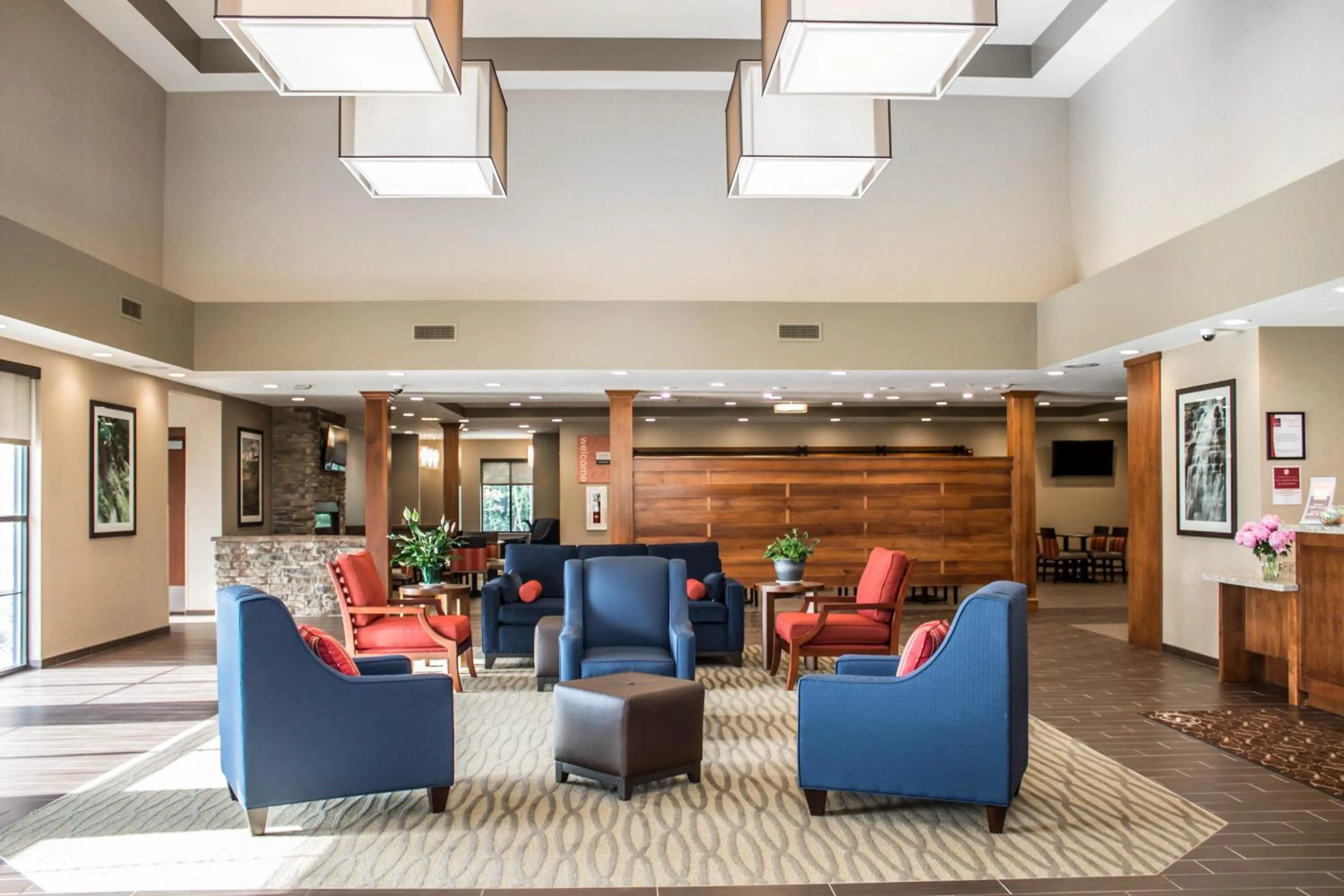 Lobby or reception in Comfort Suites Hartville-North Canton