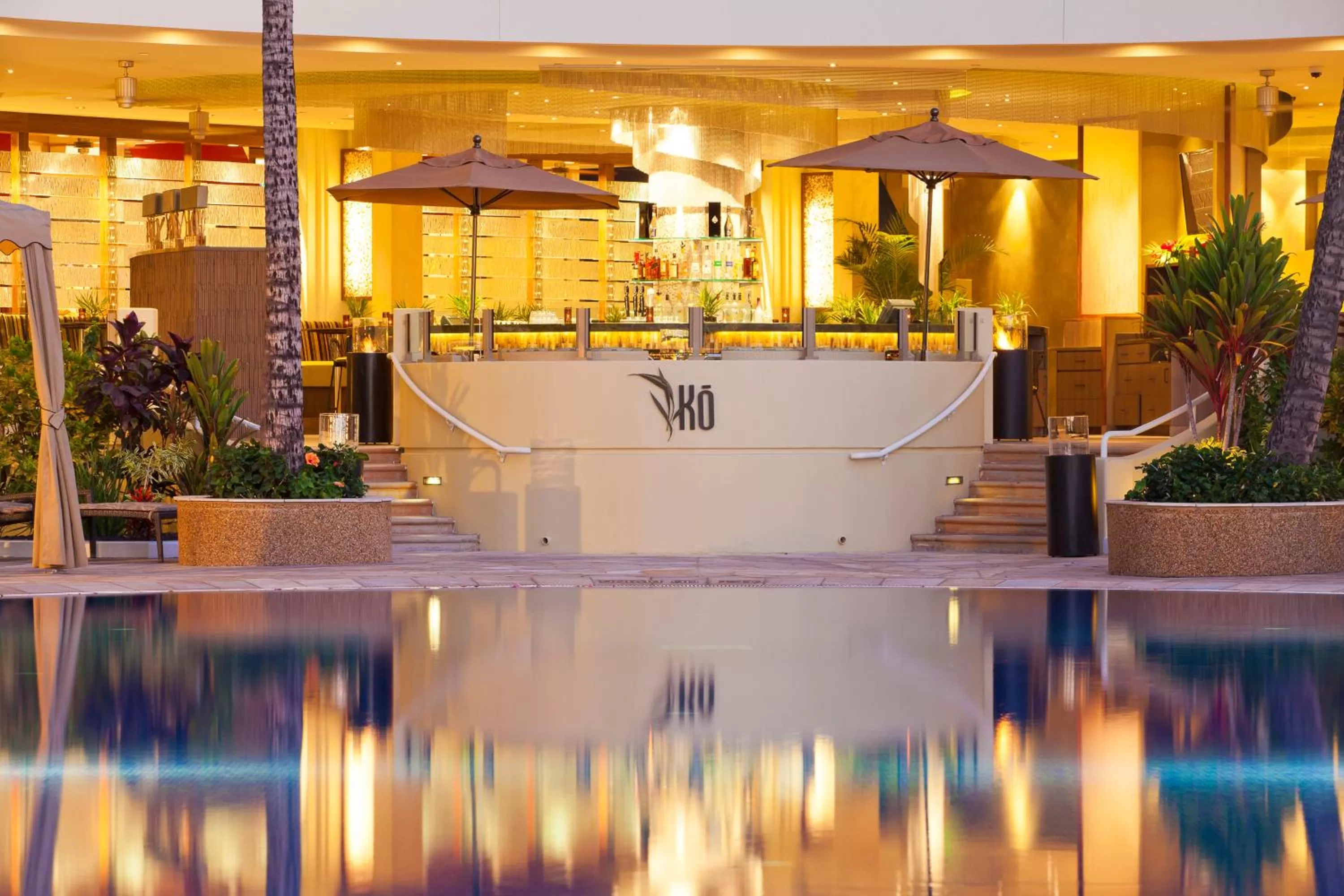 Swimming pool in Fairmont Kea Lani, Maui
