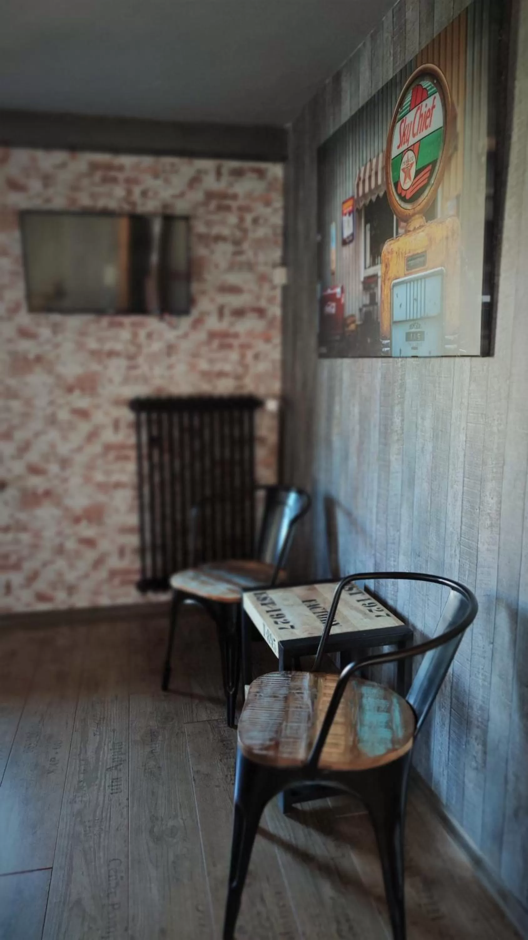 Photo of the whole room in Roastineer Hotel