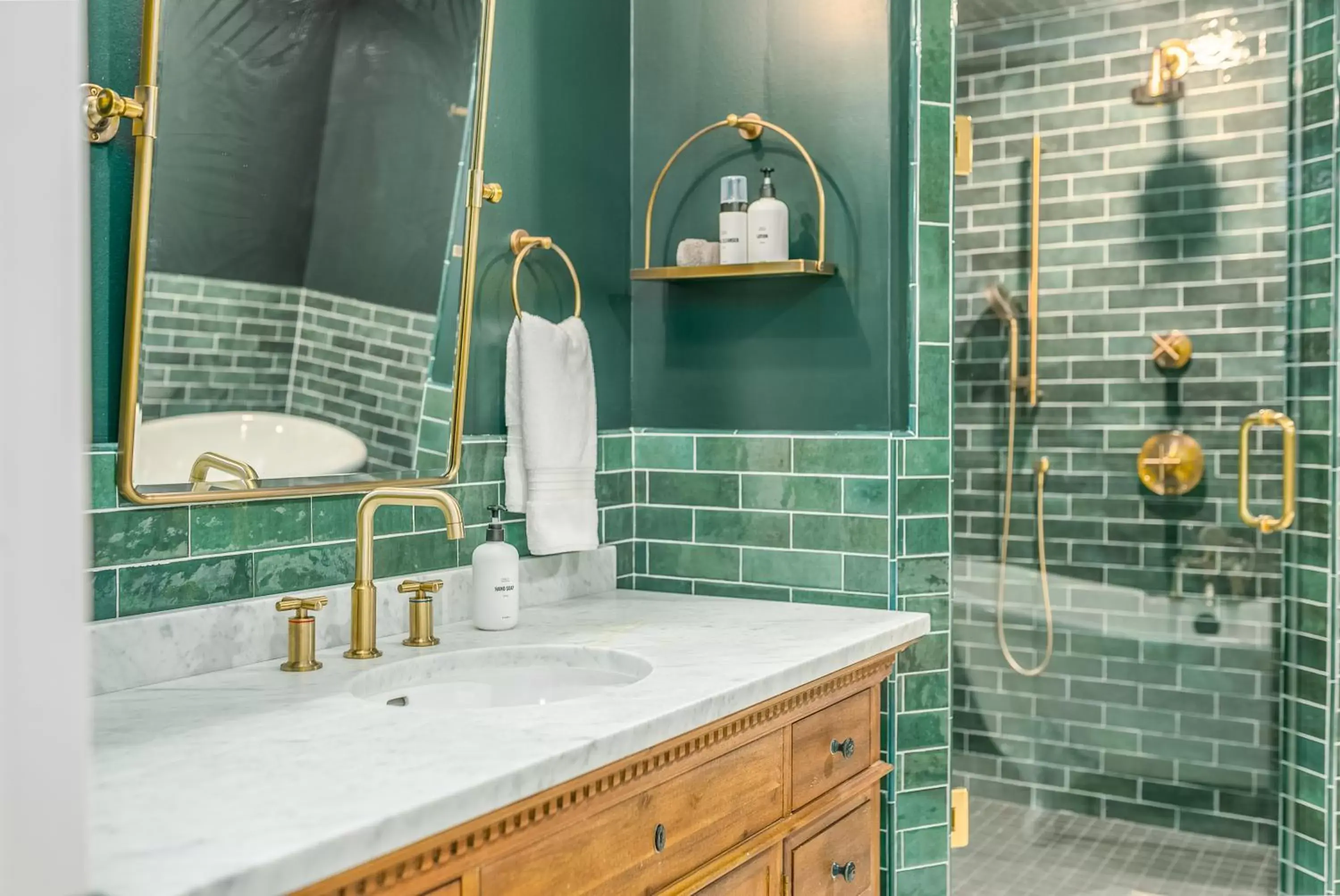 Garden, Bathroom in Bellwether House