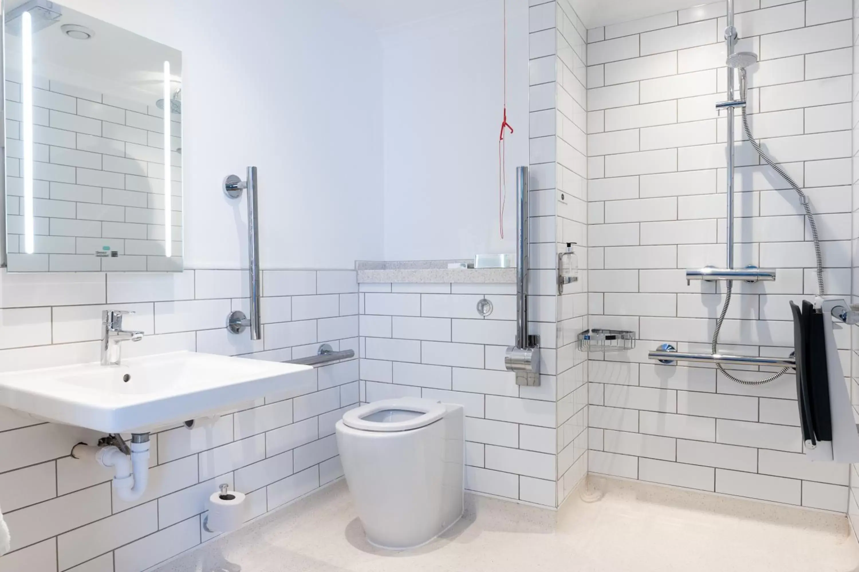 Bathroom in The Oatlands Chaser by Innkeeper's Collection