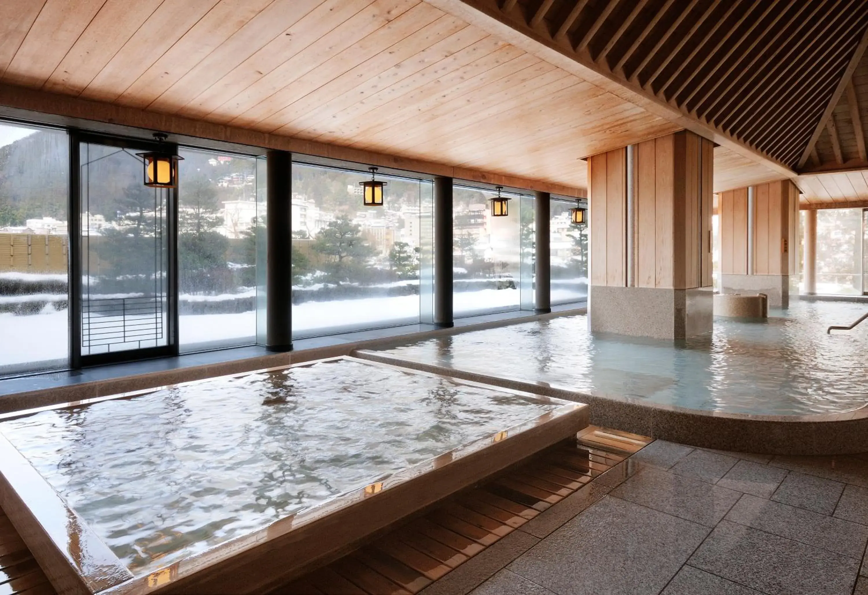 Winter, Swimming Pool in Gero Onsen Suimeikan