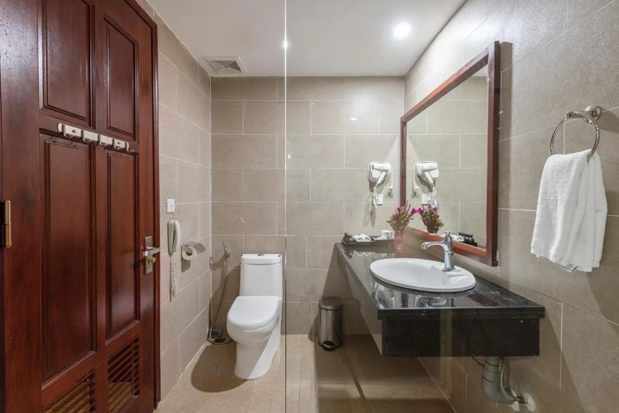 Bathroom in Amarin Resort & Spa Phu Quoc Bathroom in Amarin Resort & Spa Phu Quoc