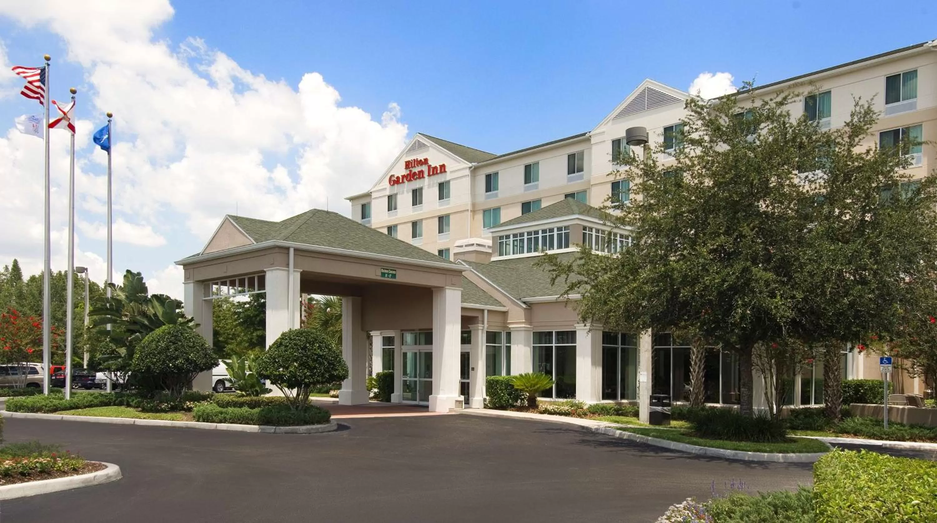 Property building in Hilton Garden Inn Tampa North
