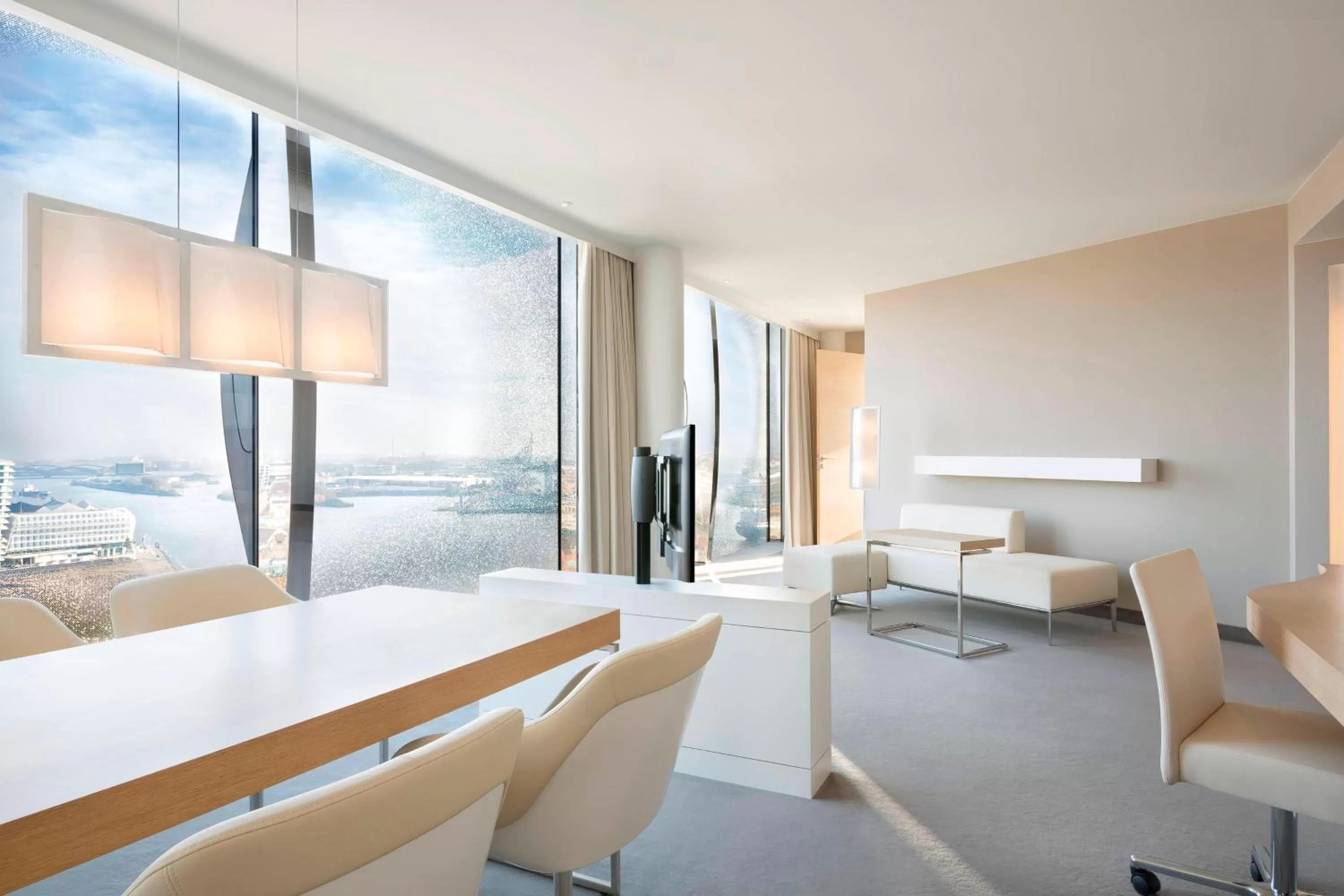 Photo of the whole room, Bed in The Westin Hamburg Elbphilharmonie