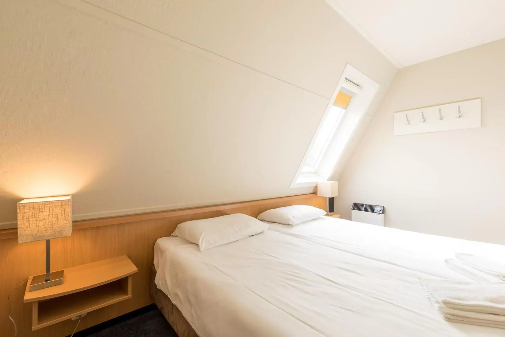 Bedroom, Bed in Fletcher Hotel-Restaurant Amelander Kaap Bedroom, Bed in Fletcher Hotel-Restaurant Amelander Kaap