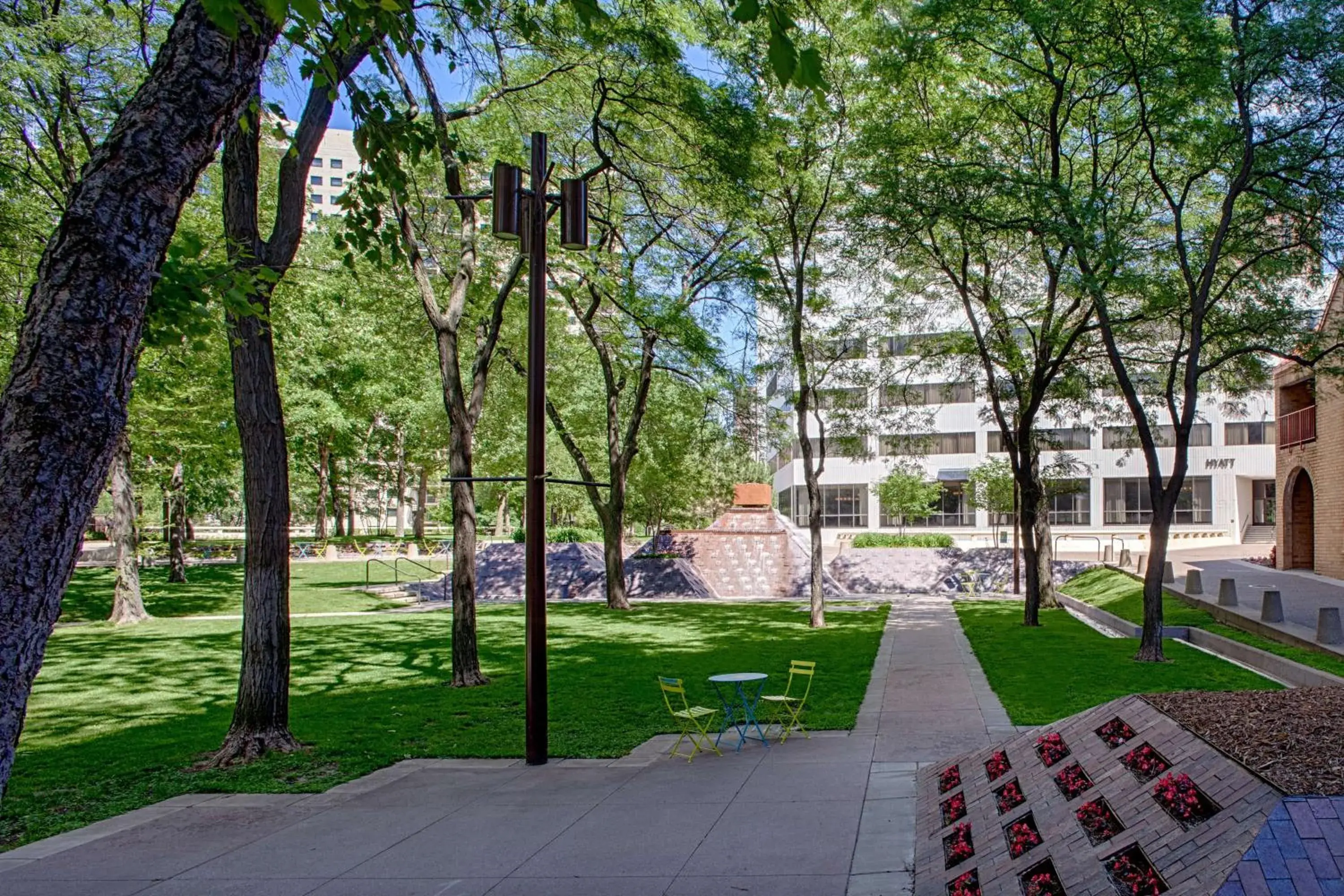 Property building in Hyatt Regency Minneapolis