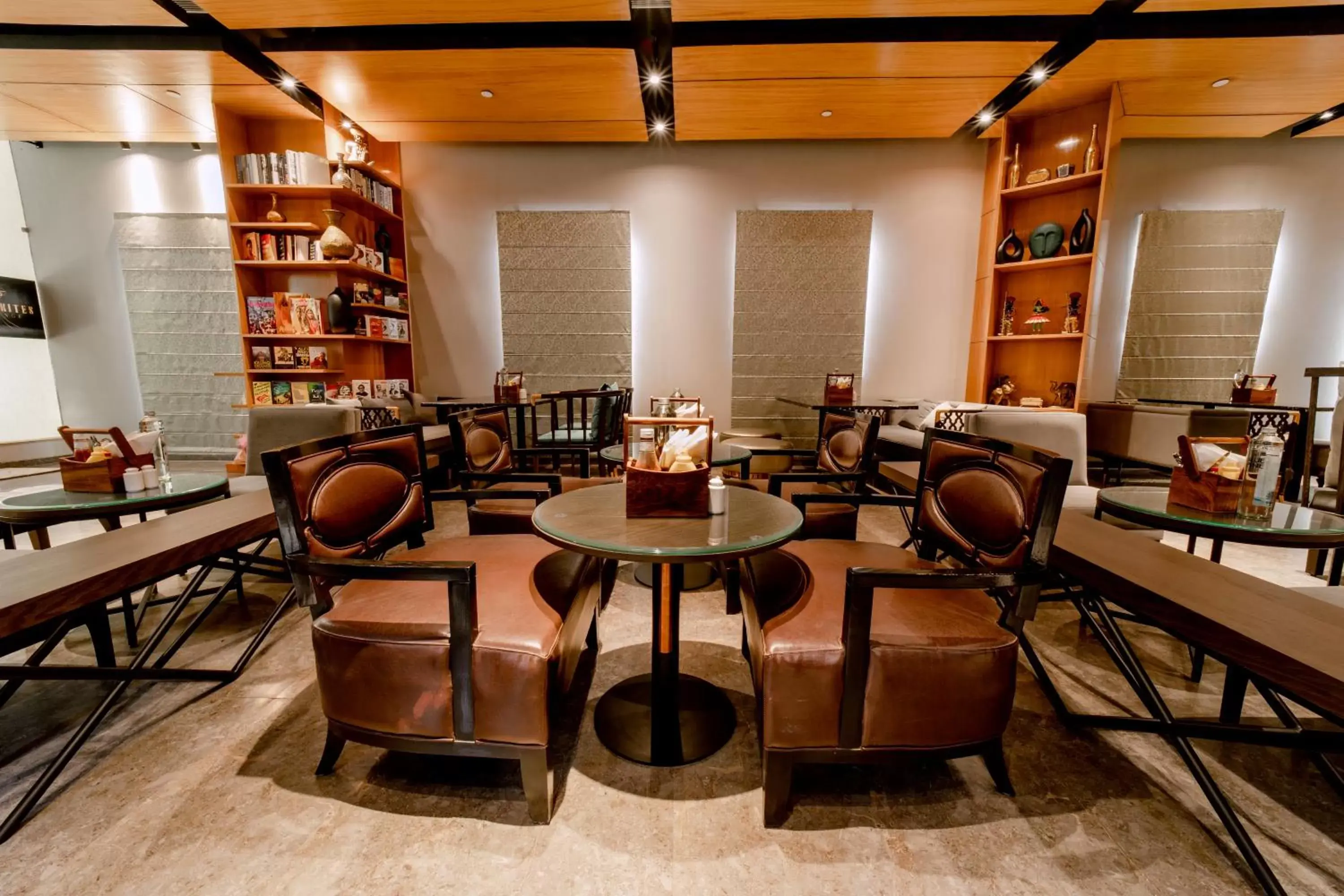 Lounge or bar in Sarovar Portico Jaipur Lounge or bar in Sarovar Portico Jaipur