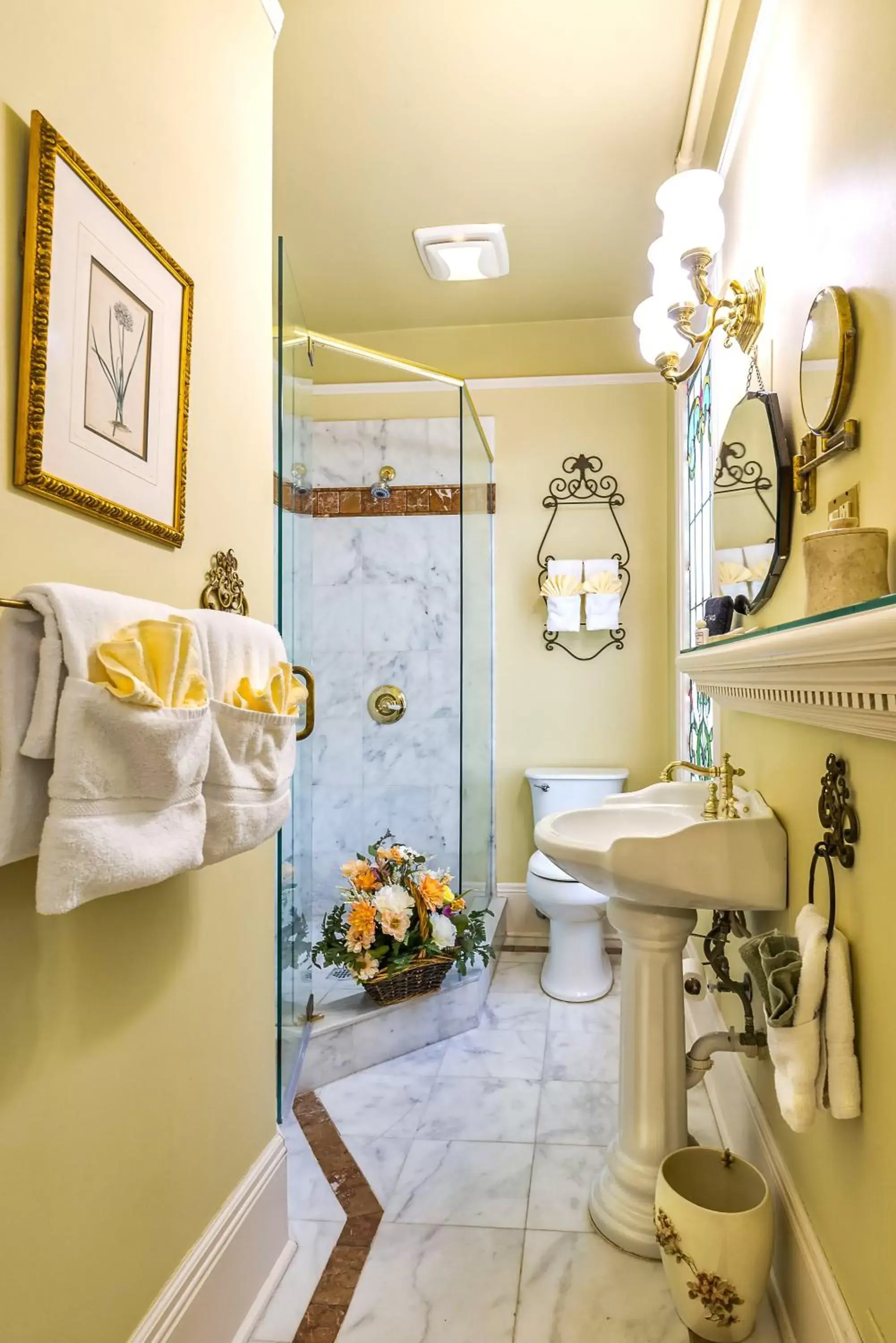 Shower, Bathroom in Cedar House Inn